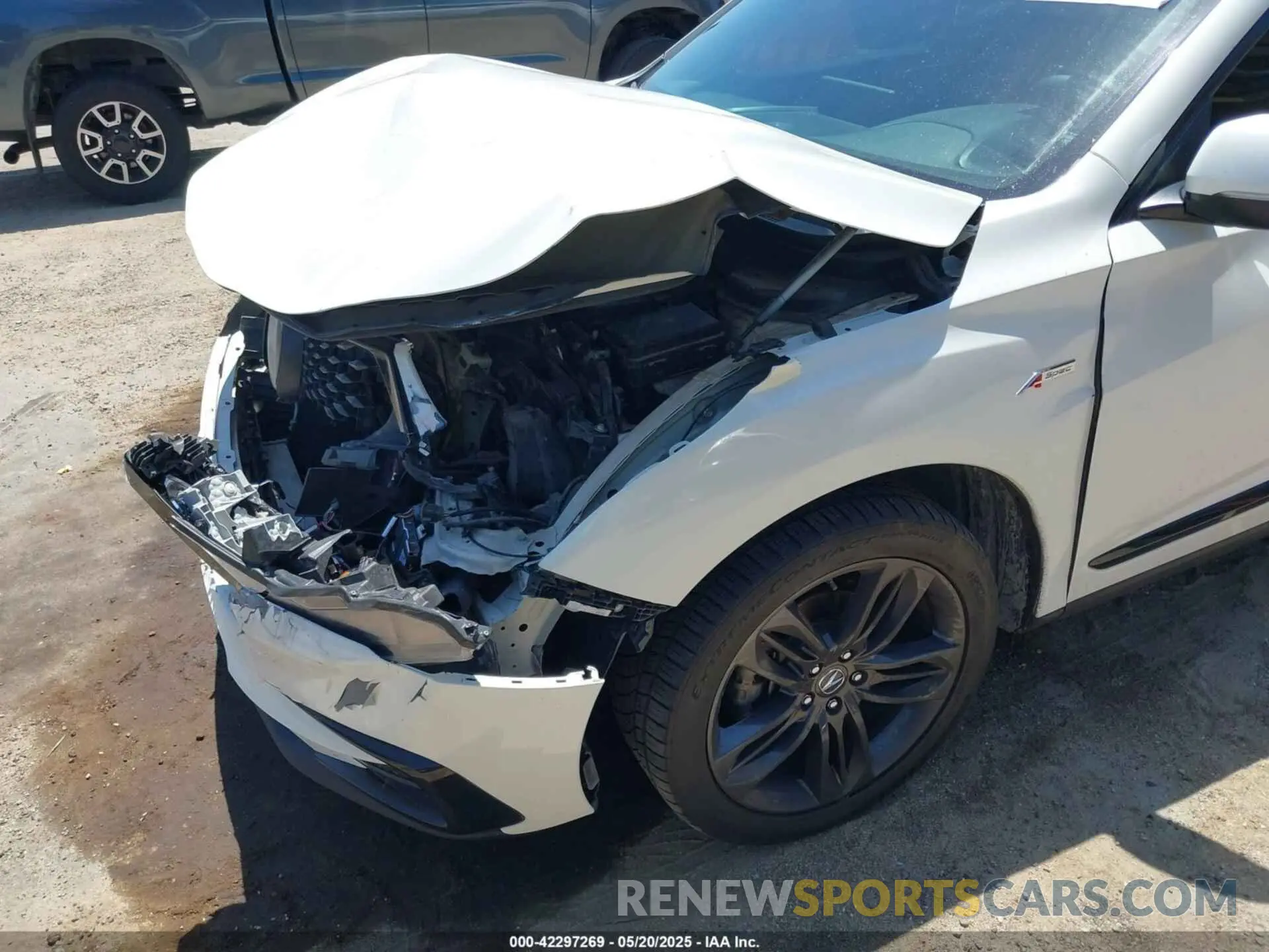 6 Photograph of a damaged car 5J8TC1H64KL000301 ACURA RDX 2019