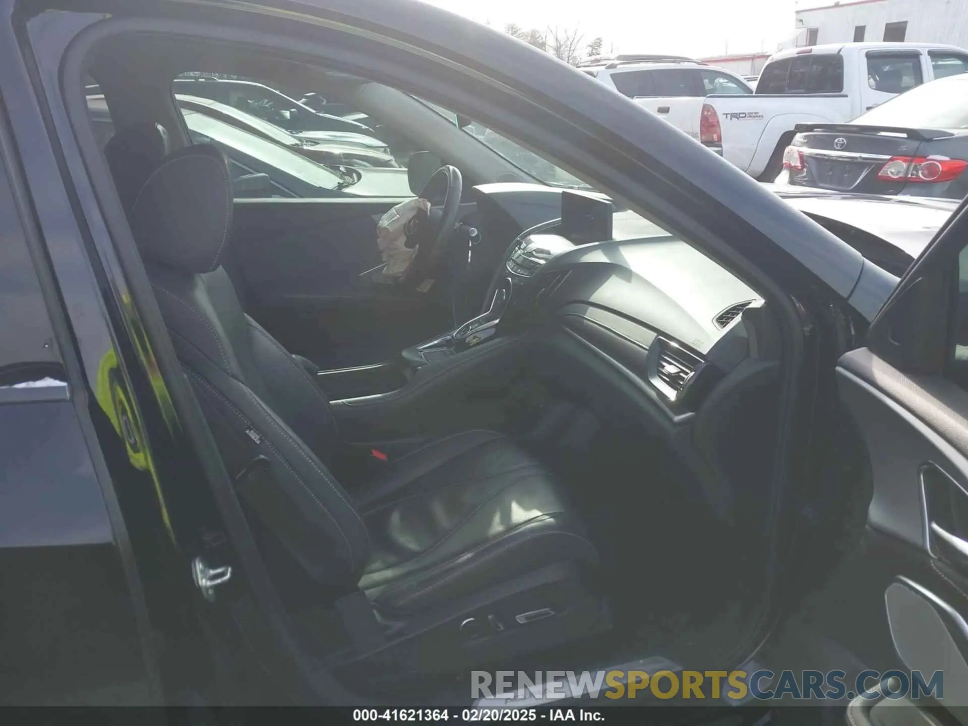 5 Photograph of a damaged car 5J8TC2H52KL010287 ACURA RDX 2019