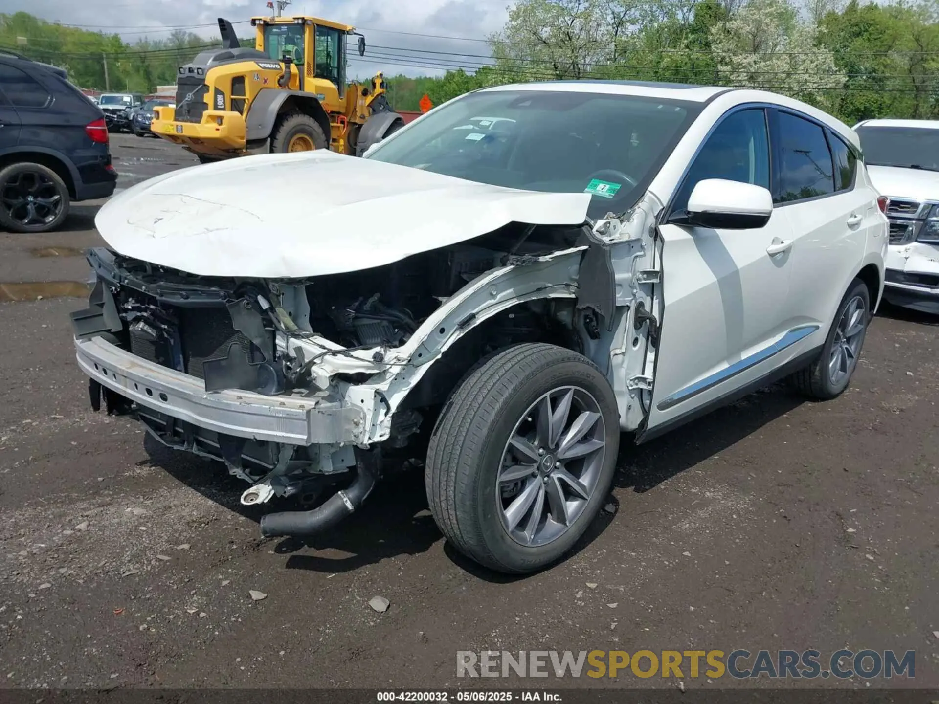 2 Photograph of a damaged car 5J8TC2H59KL003613 ACURA RDX 2019