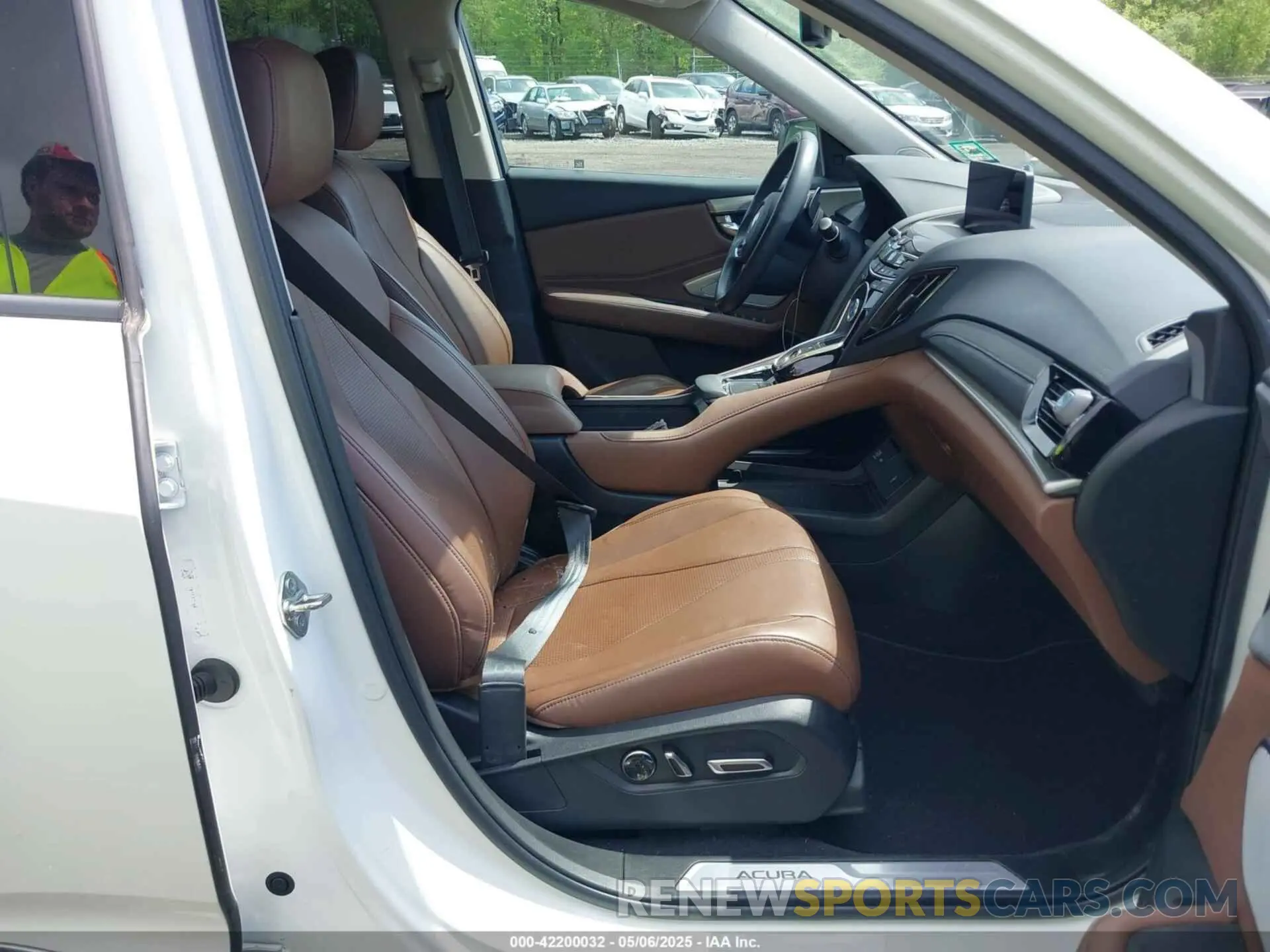 5 Photograph of a damaged car 5J8TC2H59KL003613 ACURA RDX 2019