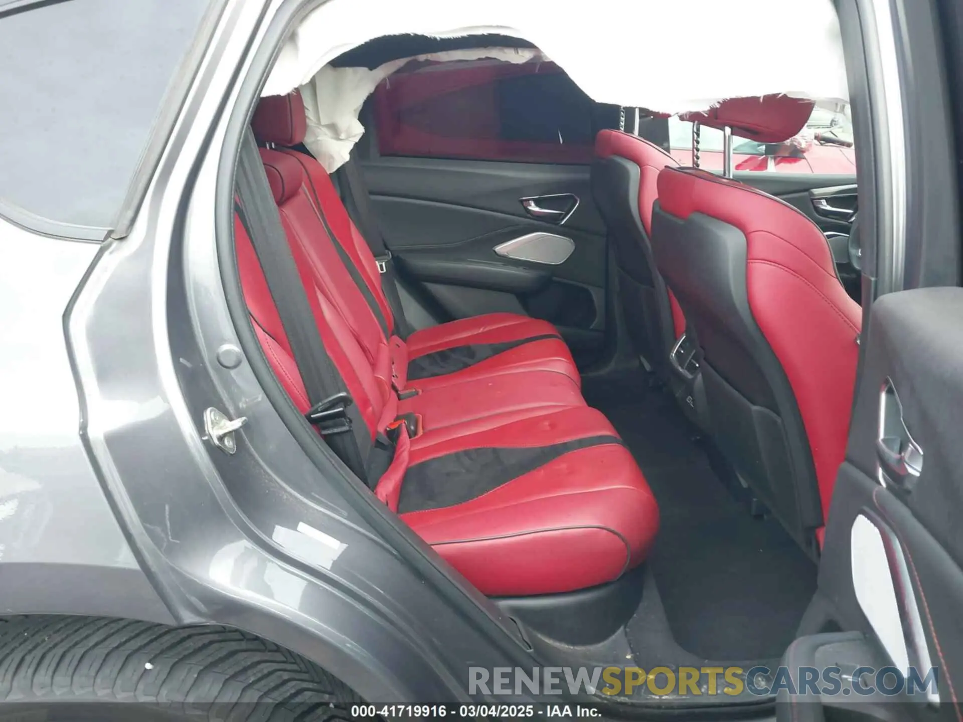 8 Photograph of a damaged car 5J8TC2H63KL028466 ACURA RDX 2019