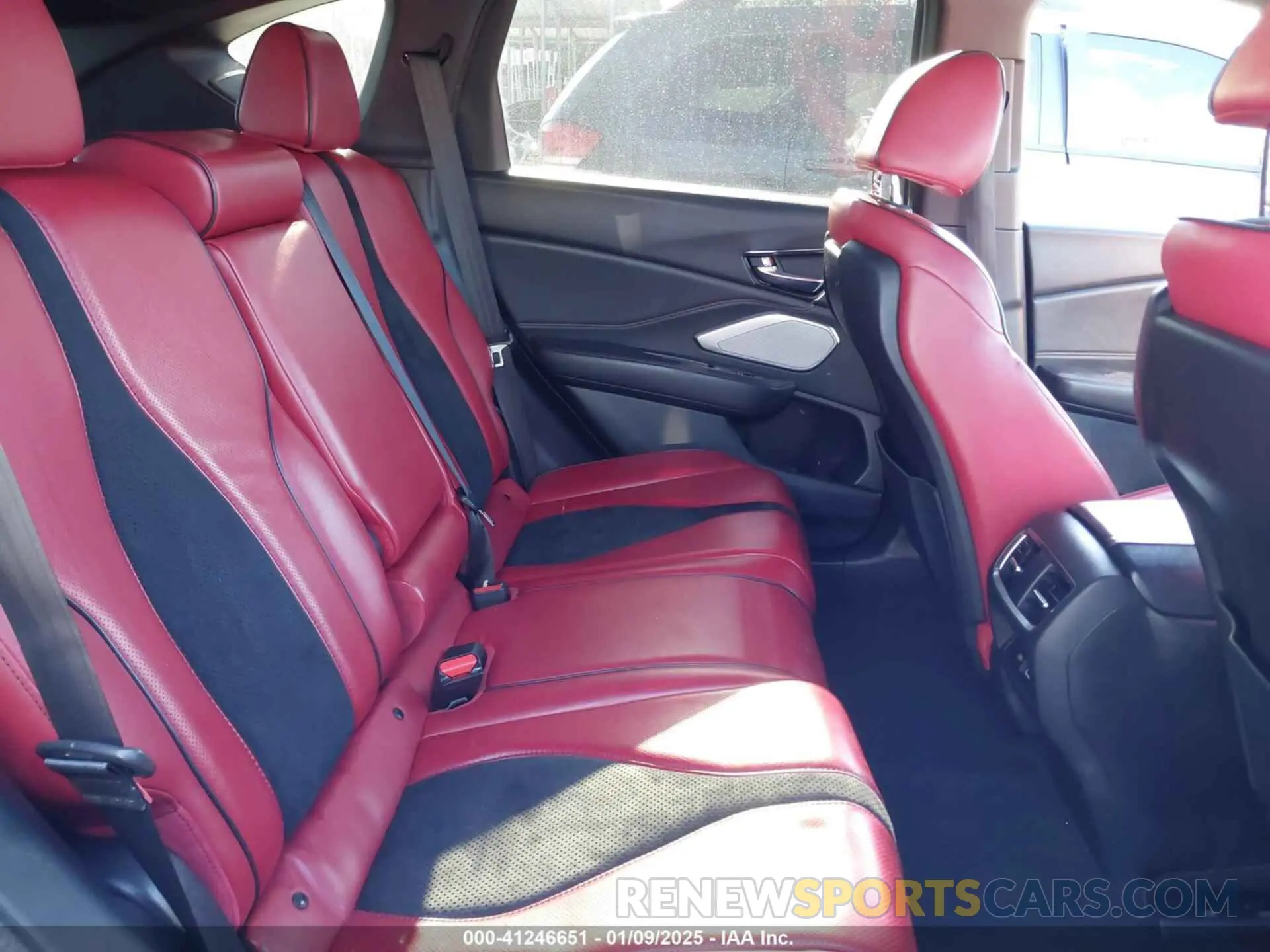 8 Photograph of a damaged car 5J8TC2H66KL028493 ACURA RDX 2019