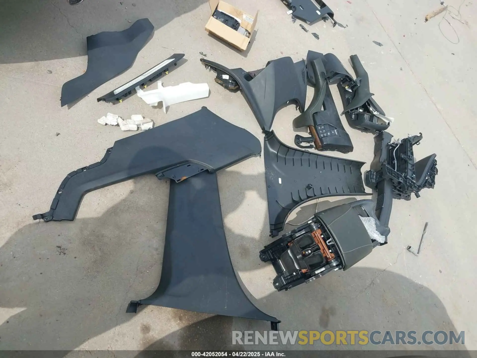 12 Photograph of a damaged car 5J8TC2H7XKL018039 ACURA RDX 2019