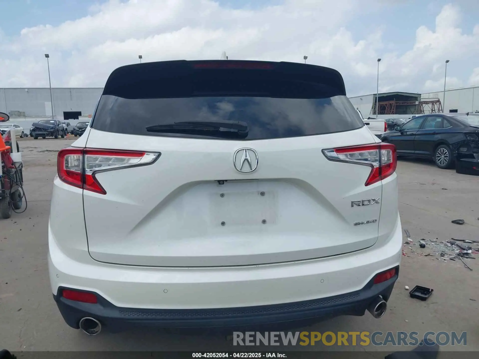17 Photograph of a damaged car 5J8TC2H7XKL018039 ACURA RDX 2019