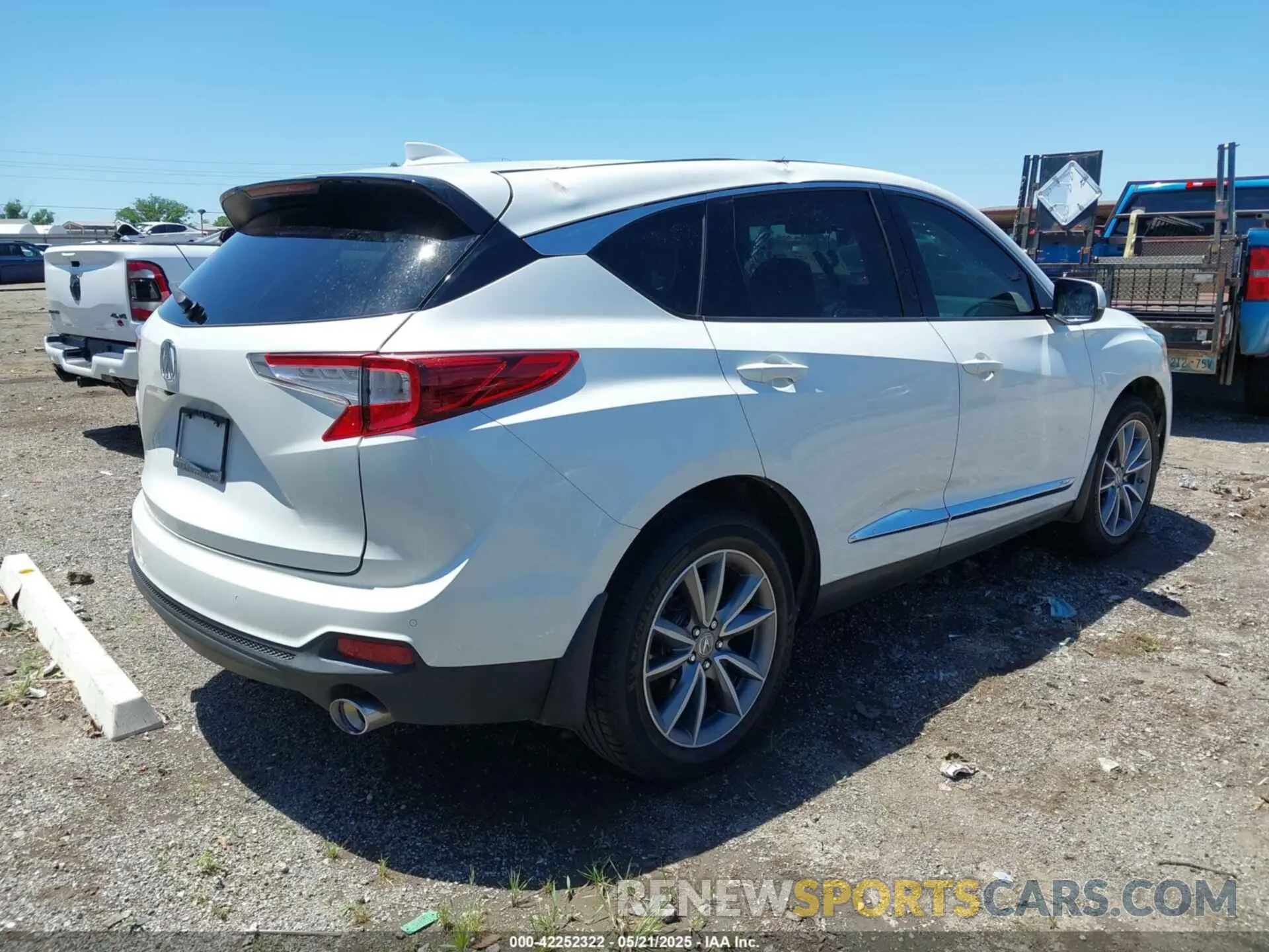 4 Фотография поврежденного автомобиля 5J8TC1H50LL004449 ACURA RDX 2020