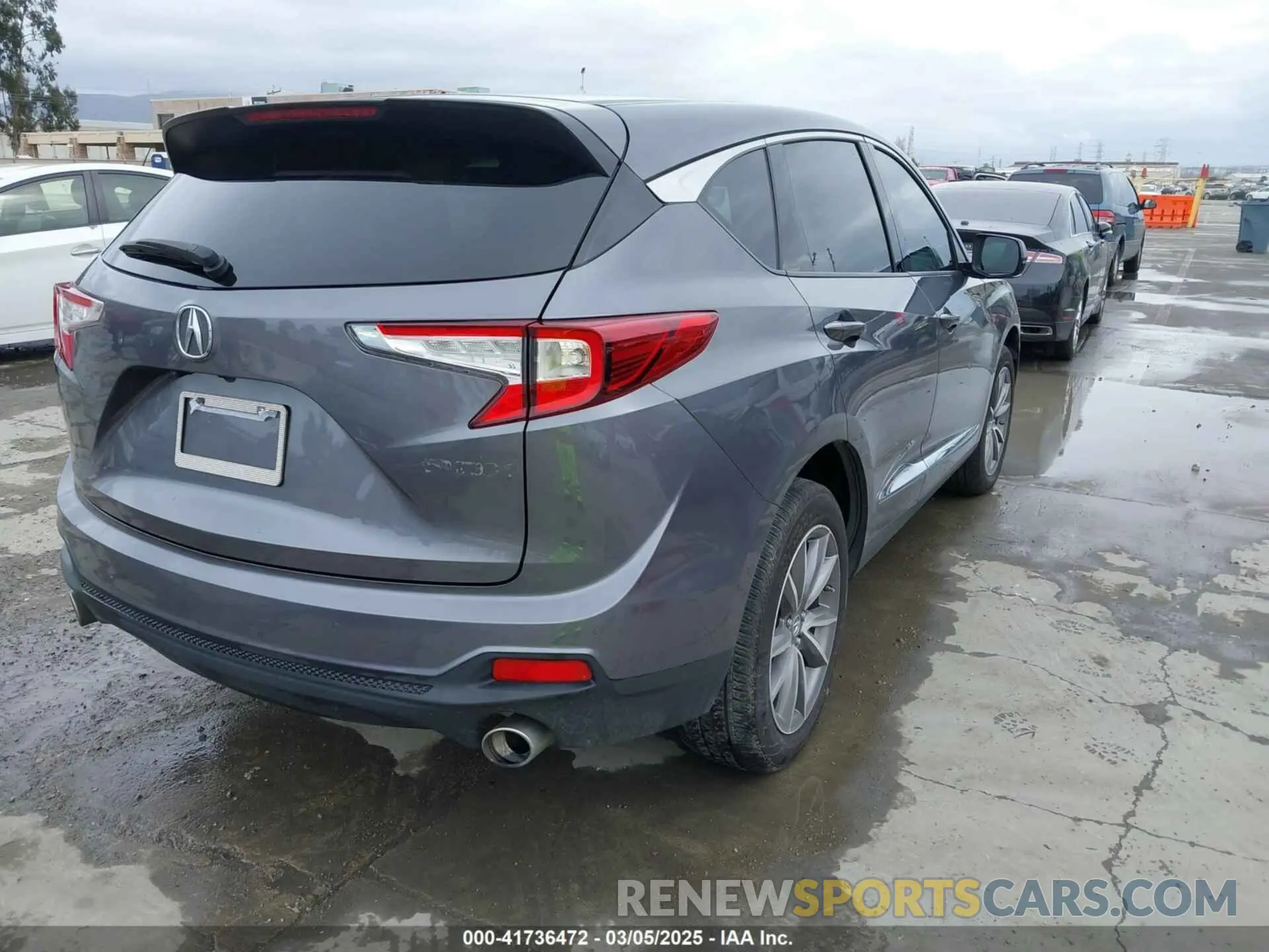 4 Photograph of a damaged car 5J8TC1H58LL012668 ACURA RDX 2020