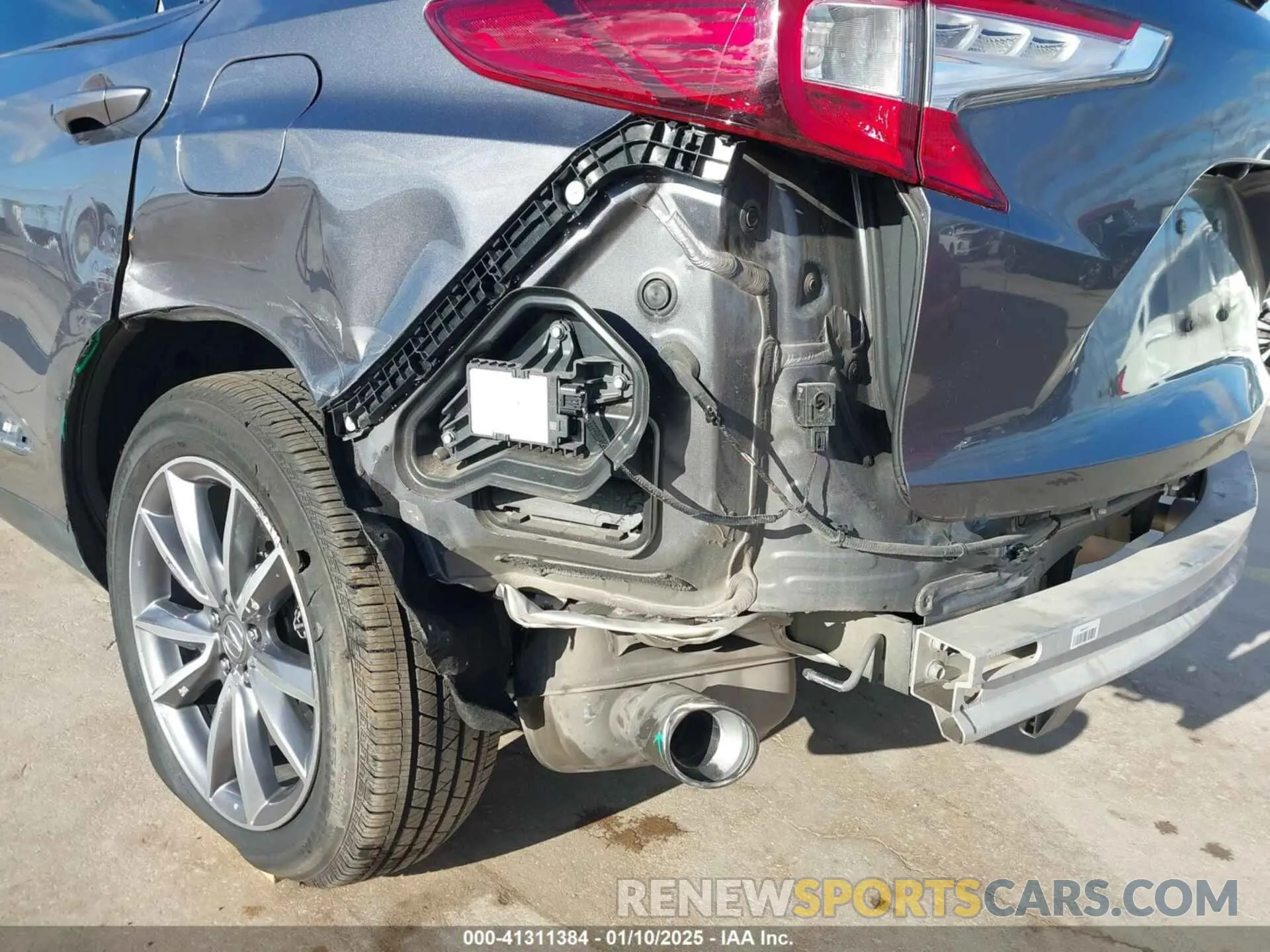 19 Photograph of a damaged car 5J8TC1H5XLL003924 ACURA RDX 2020