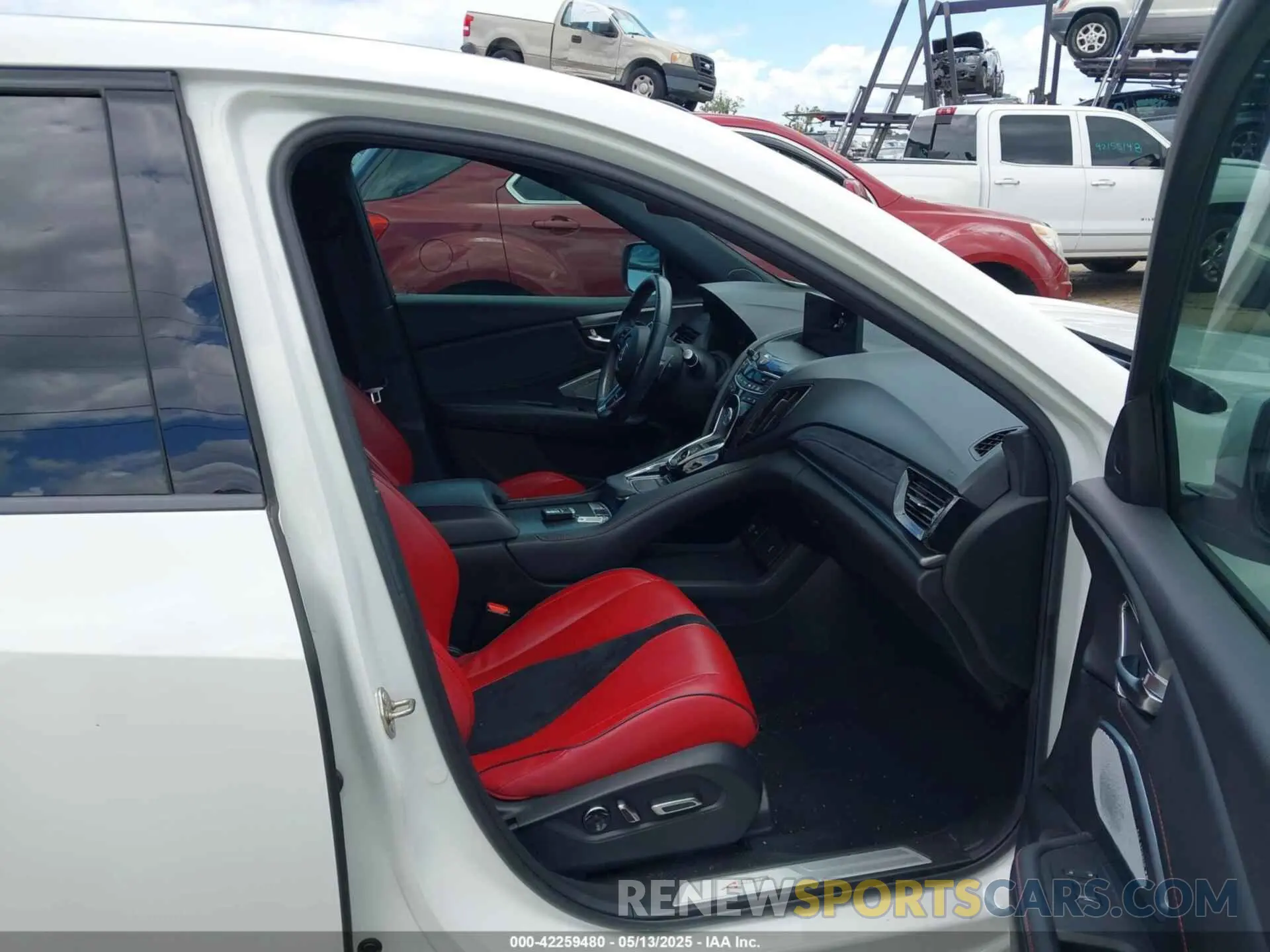 5 Photograph of a damaged car 5J8TC1H65LL014130 ACURA RDX 2020