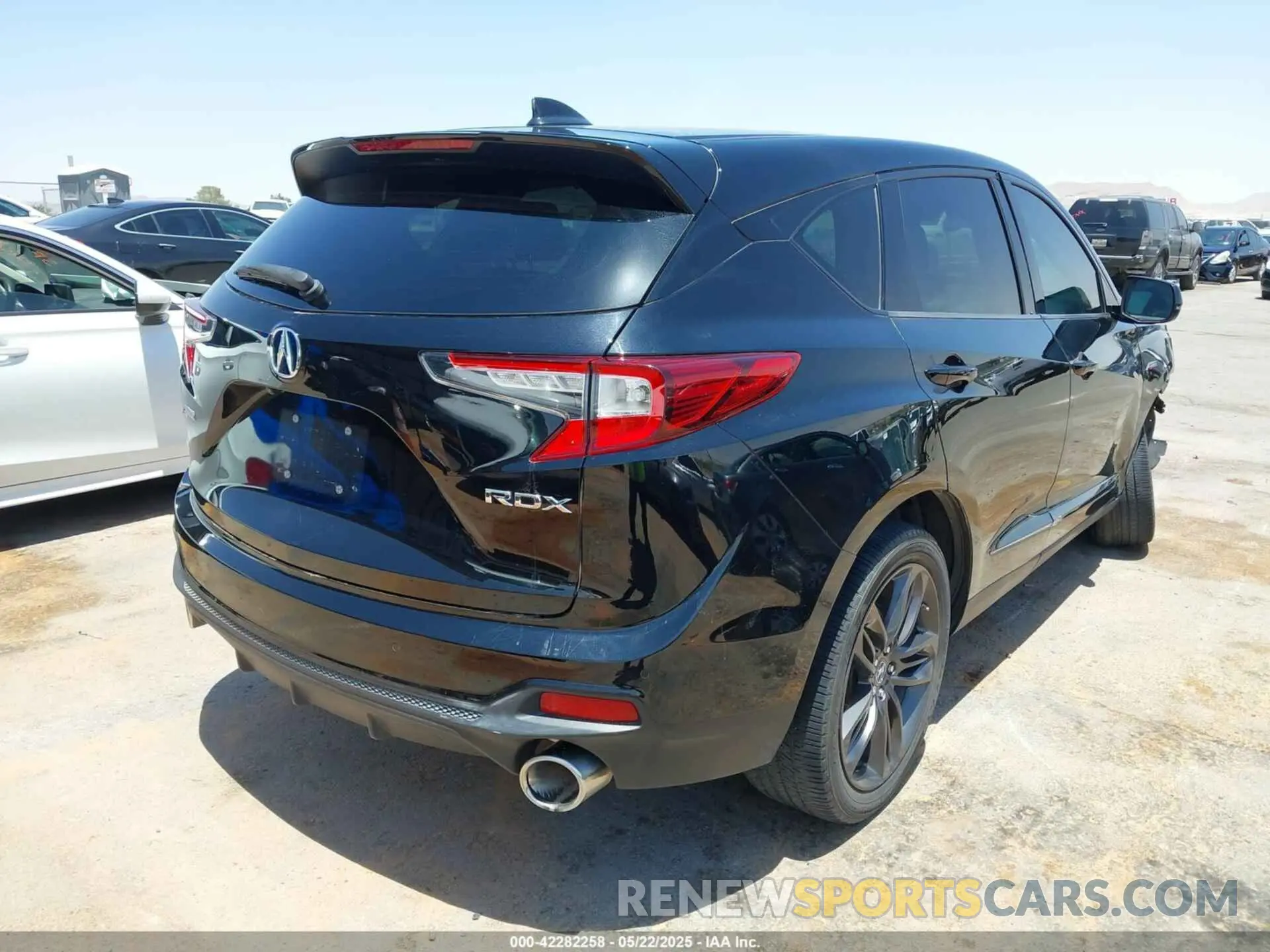 4 Photograph of a damaged car 5J8TC1H6XLL011594 ACURA RDX 2020