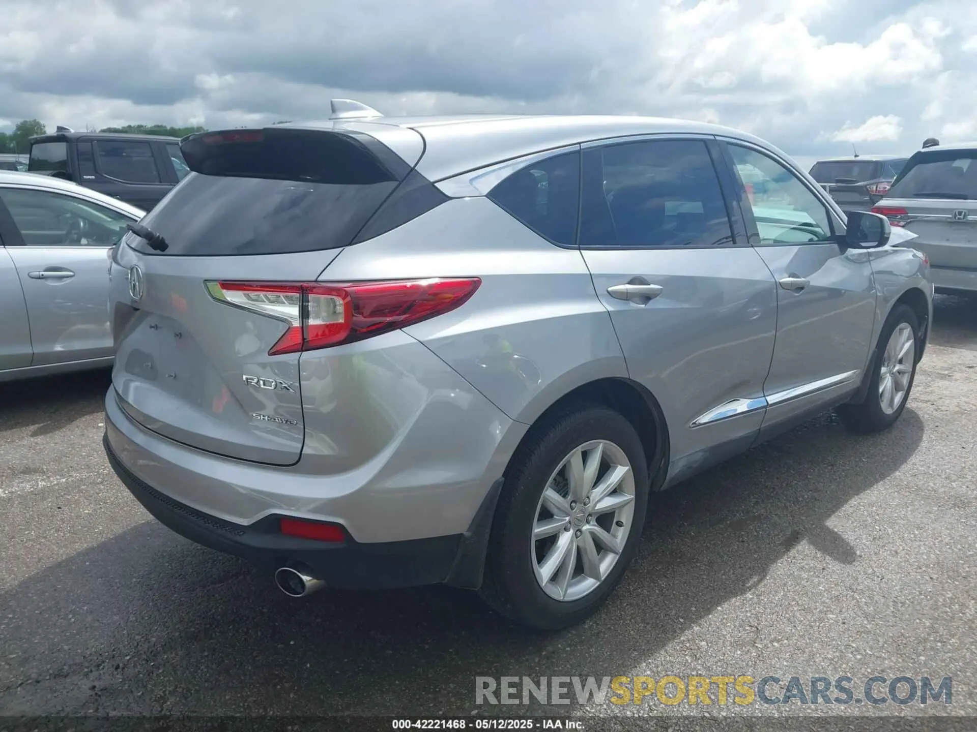 4 Photograph of a damaged car 5J8TC2H39LL000761 ACURA RDX 2020