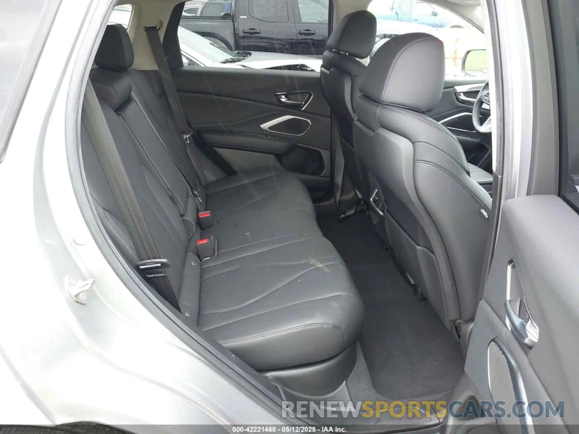 8 Photograph of a damaged car 5J8TC2H39LL000761 ACURA RDX 2020