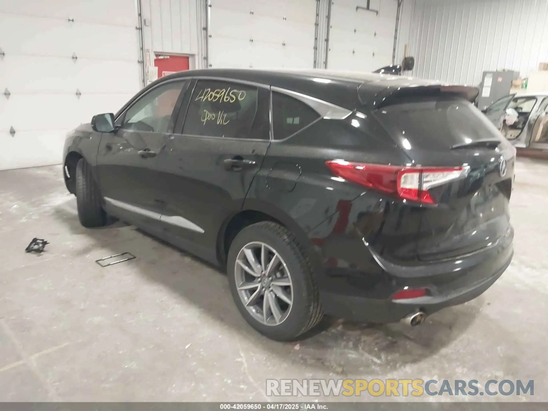 3 Photograph of a damaged car 5J8TC2H54LL008381 ACURA RDX 2020