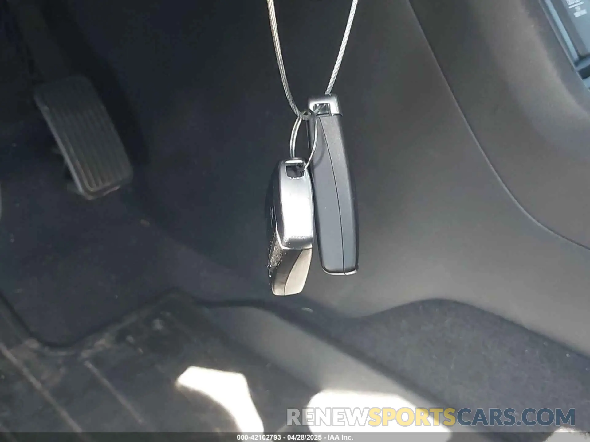 11 Photograph of a damaged car 5J8TC2H54LL019140 ACURA RDX 2020