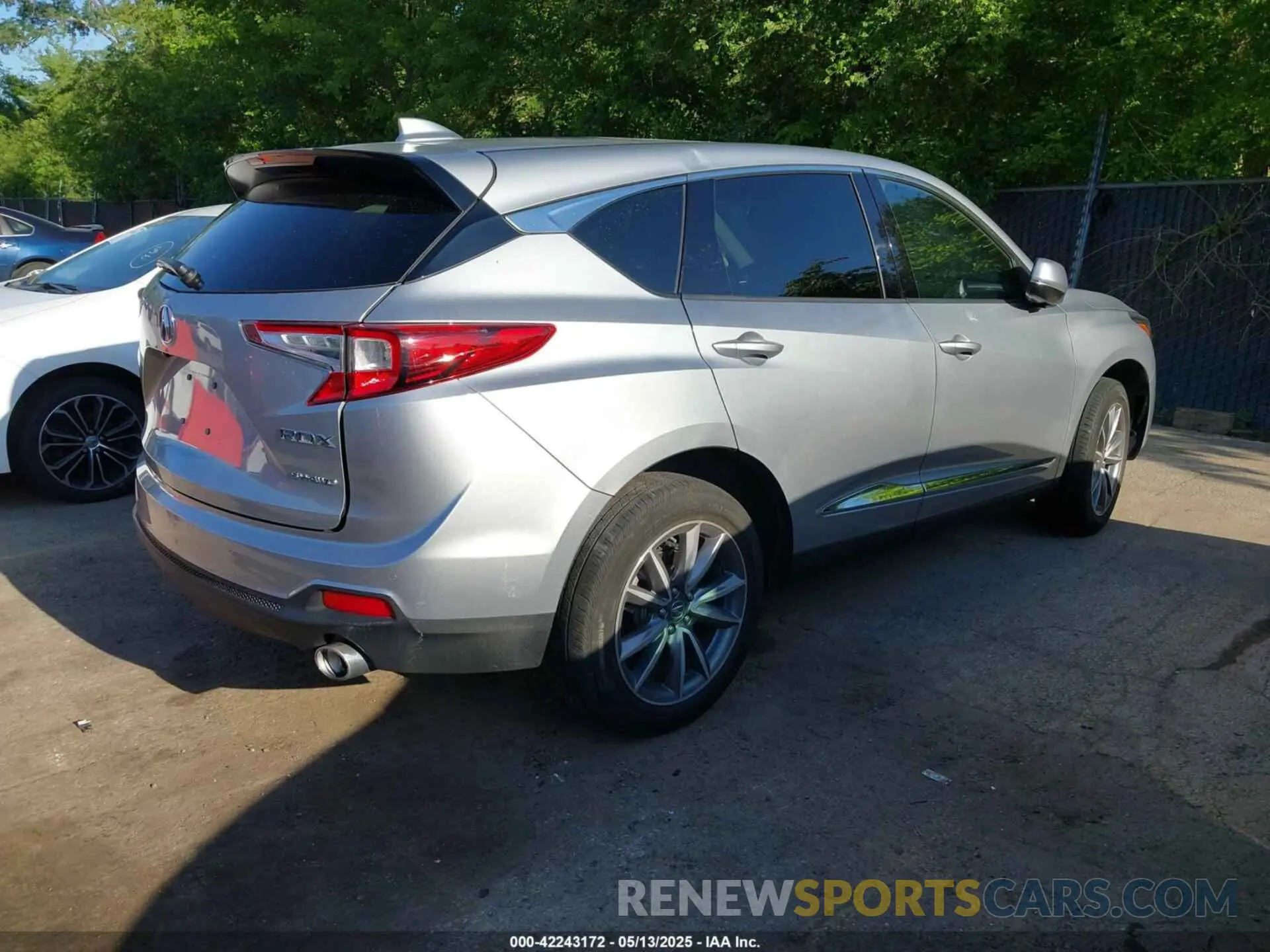 4 Фотография поврежденного автомобиля 5J8TC2H5XLL017439 ACURA RDX 2020
