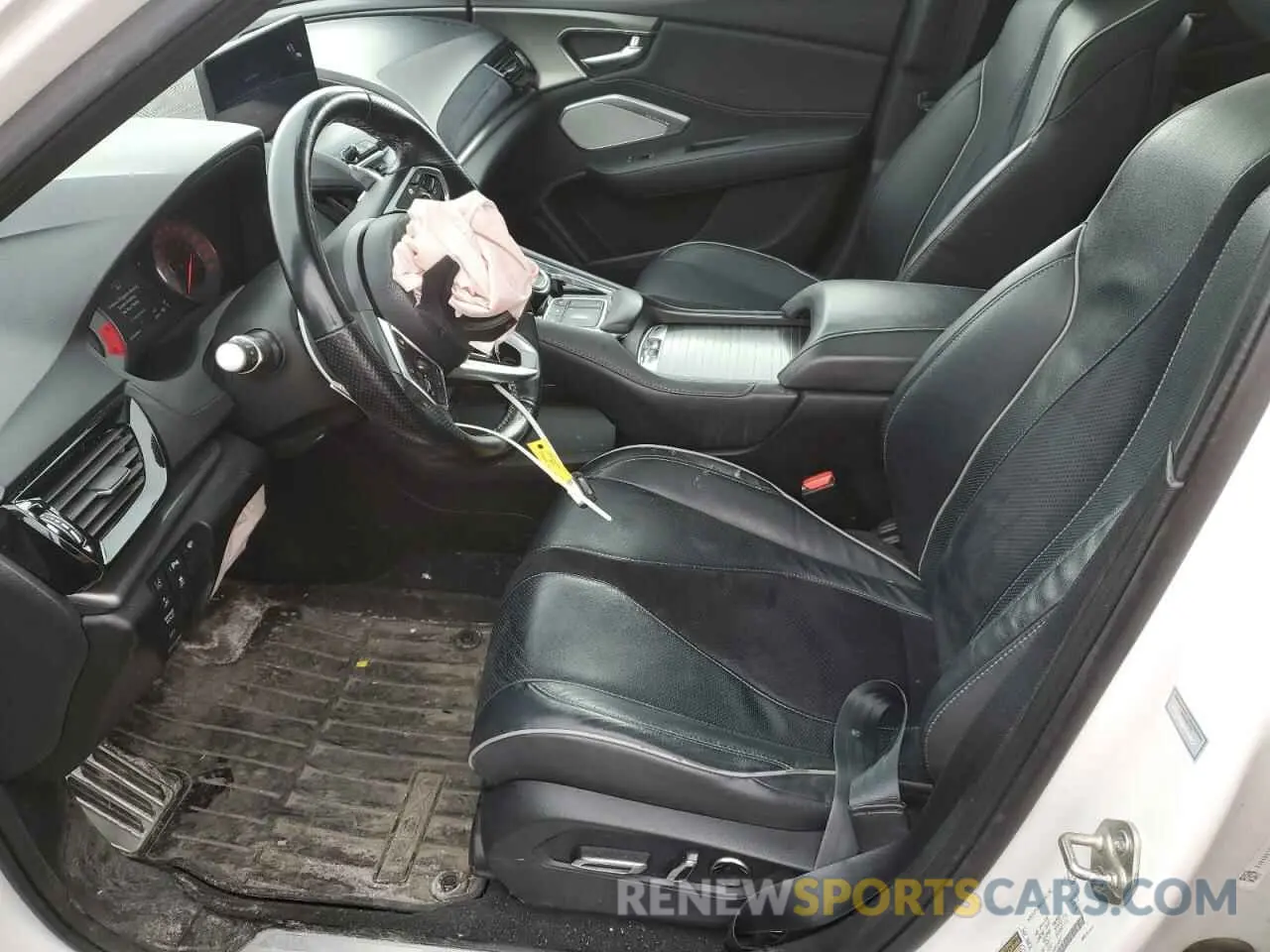 7 Photograph of a damaged car 5J8TC2H60LL805672 ACURA RDX 2020