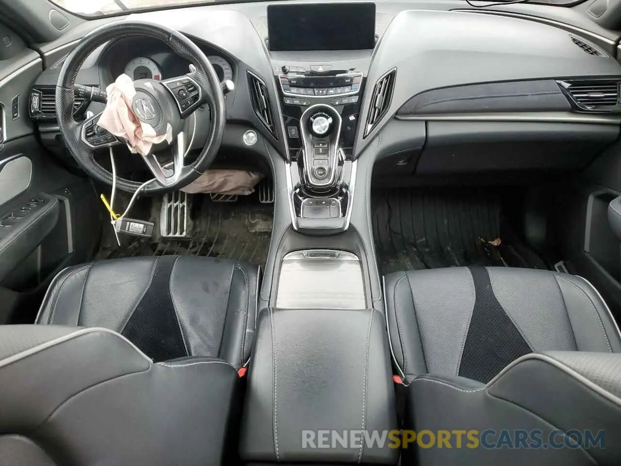 8 Photograph of a damaged car 5J8TC2H60LL805672 ACURA RDX 2020