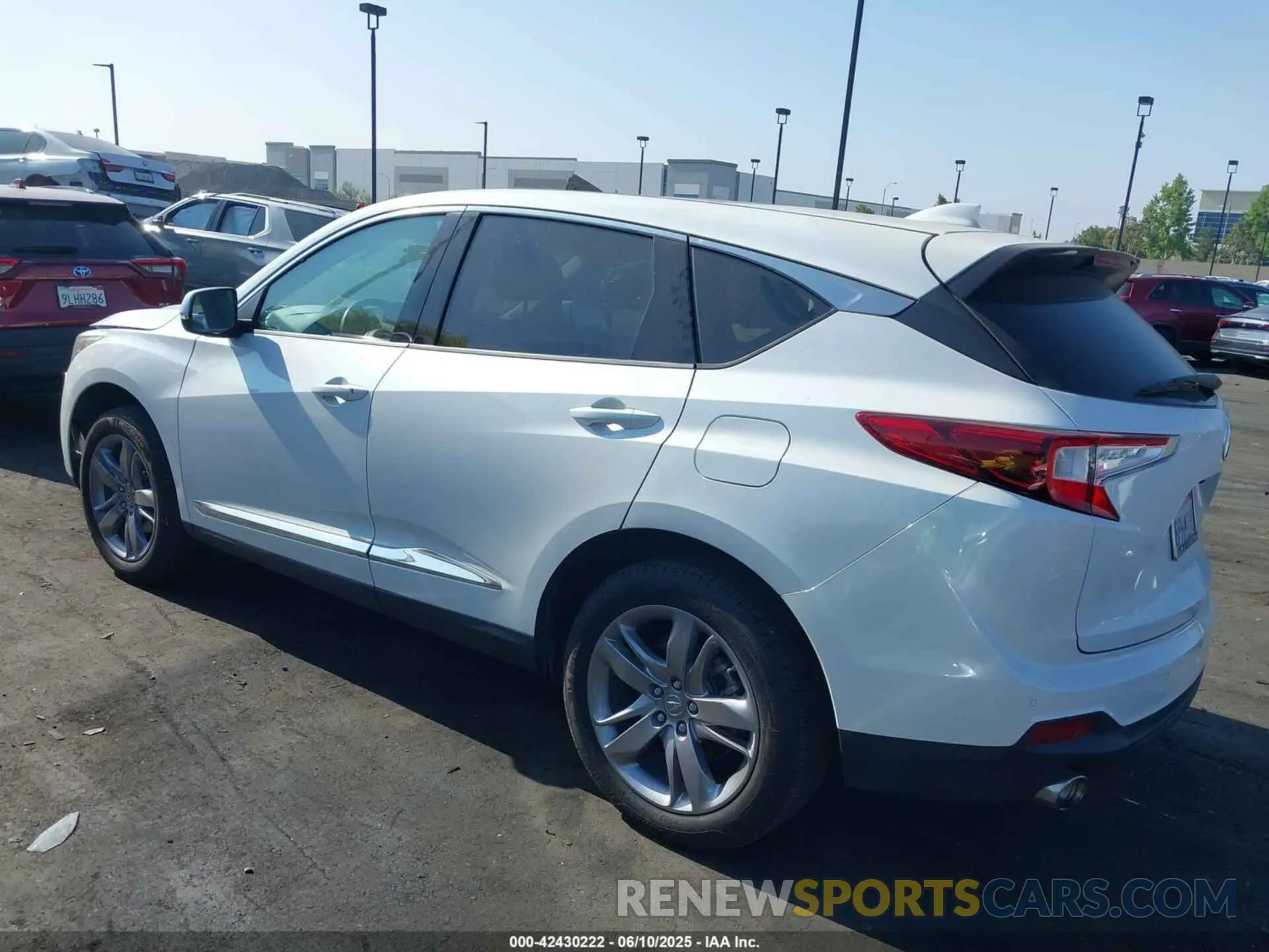 15 Photograph of a damaged car 5J8TC2H72LL031272 ACURA RDX 2020