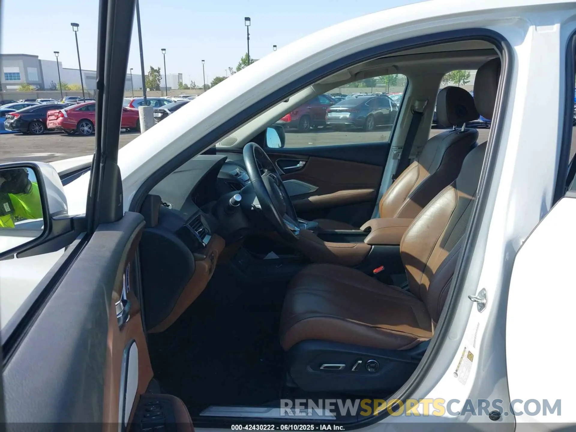 5 Photograph of a damaged car 5J8TC2H72LL031272 ACURA RDX 2020