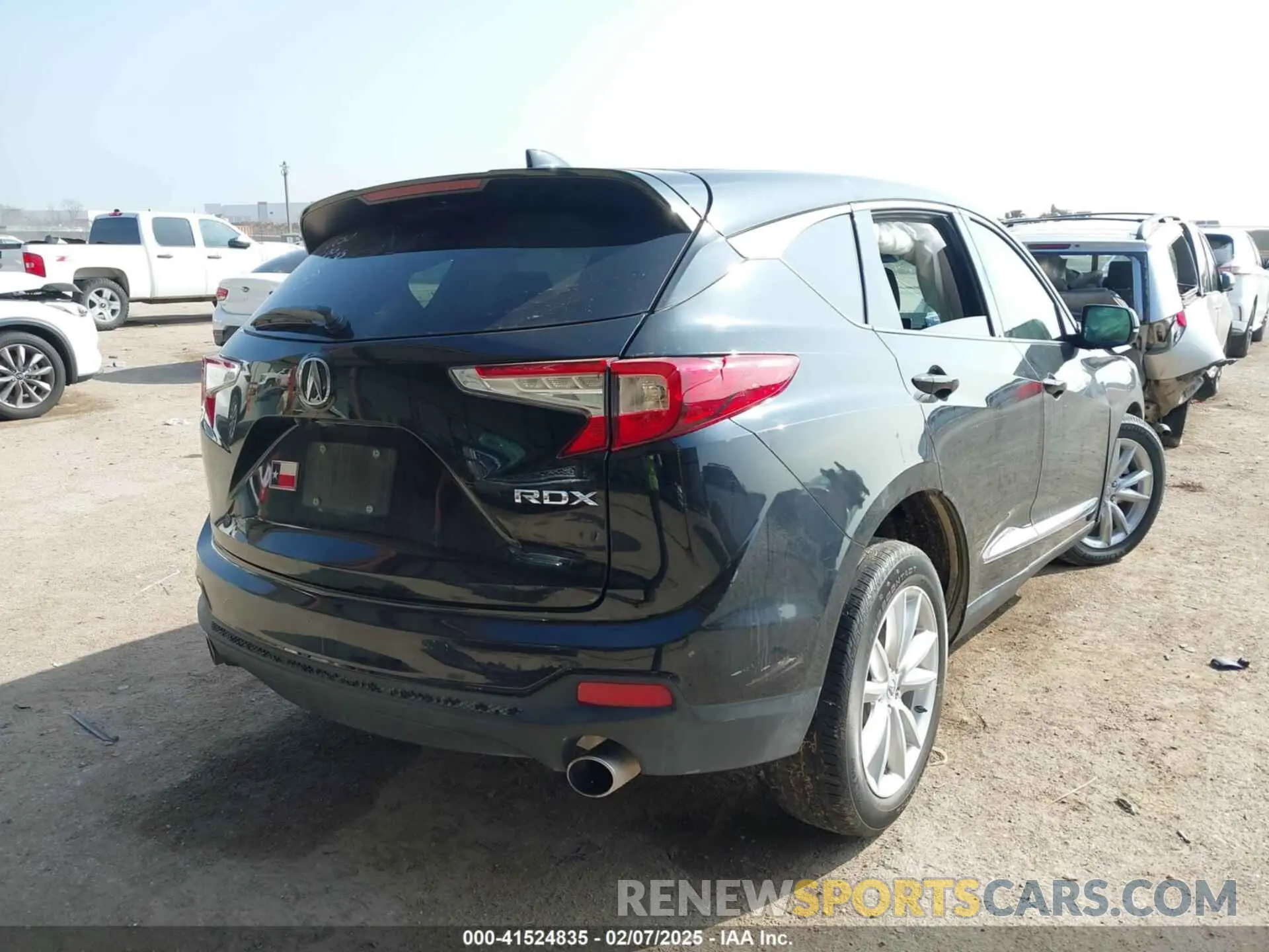 4 Photograph of a damaged car 5J8TC1H30ML005892 ACURA RDX 2021