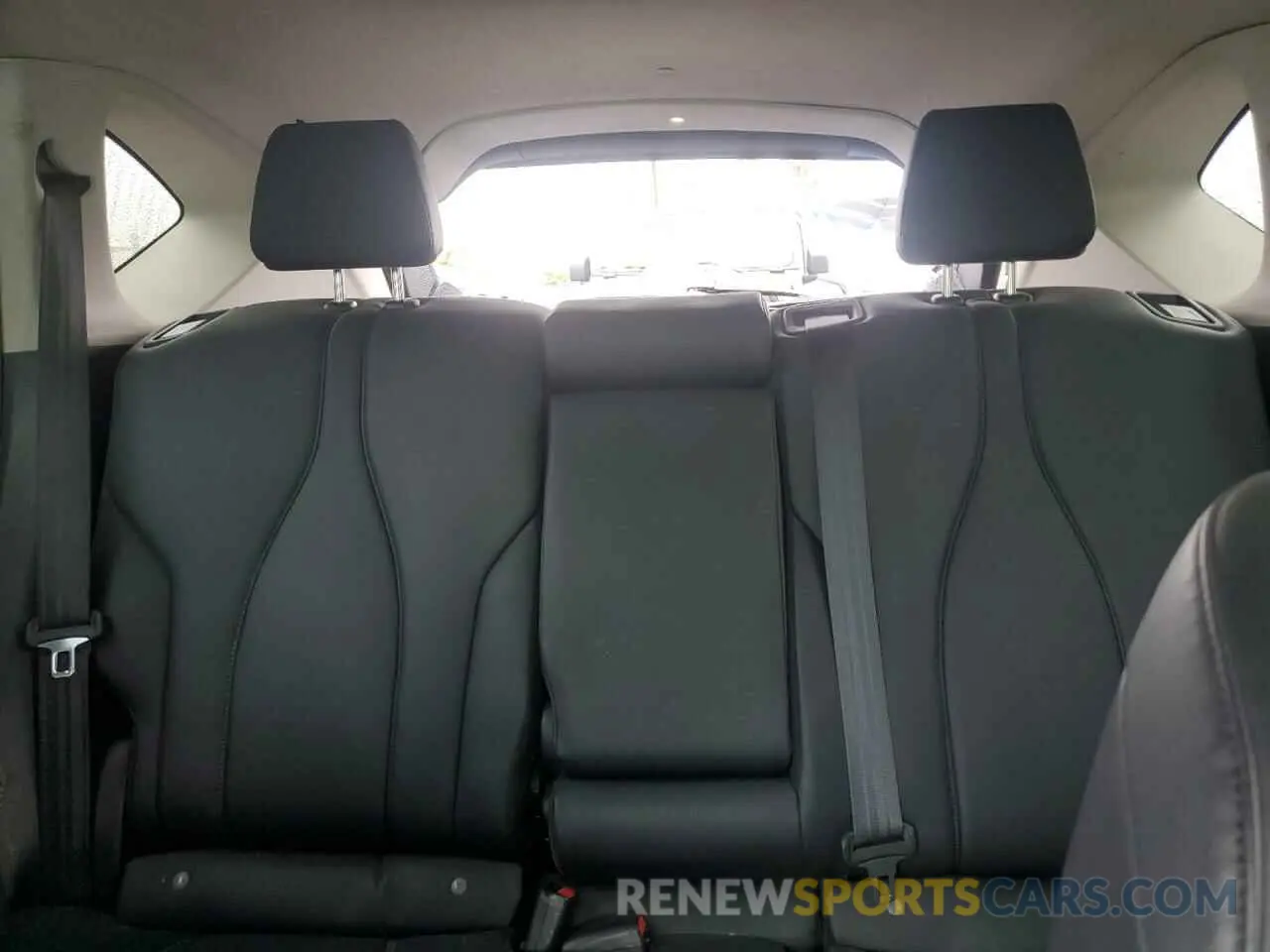 10 Photograph of a damaged car 5J8TC1H37ML015691 ACURA RDX 2021