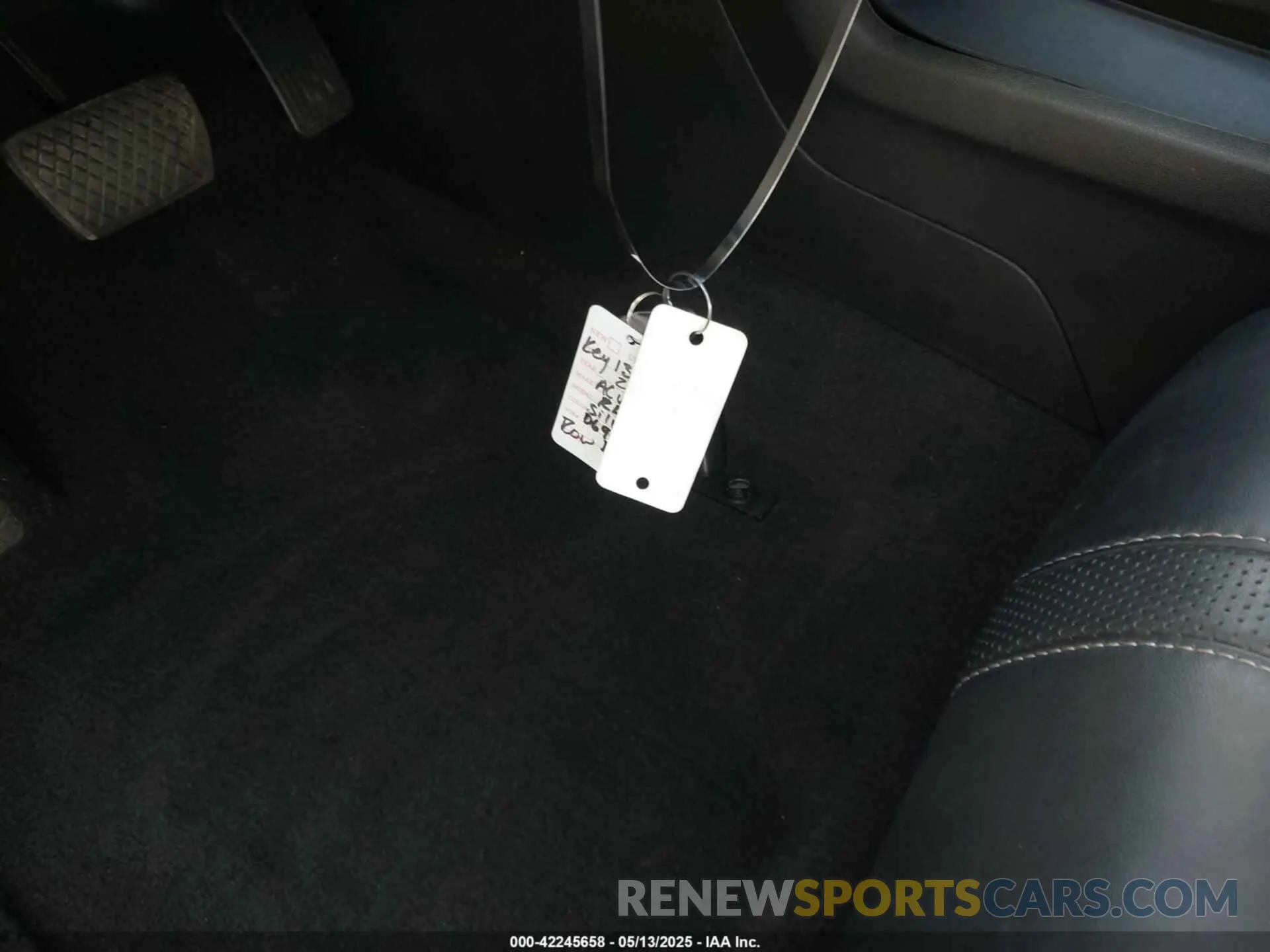 11 Photograph of a damaged car 5J8TC1H50ML010690 ACURA RDX 2021