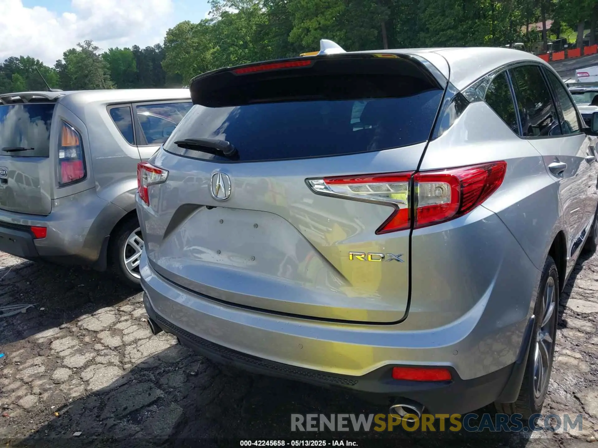 16 Photograph of a damaged car 5J8TC1H50ML010690 ACURA RDX 2021