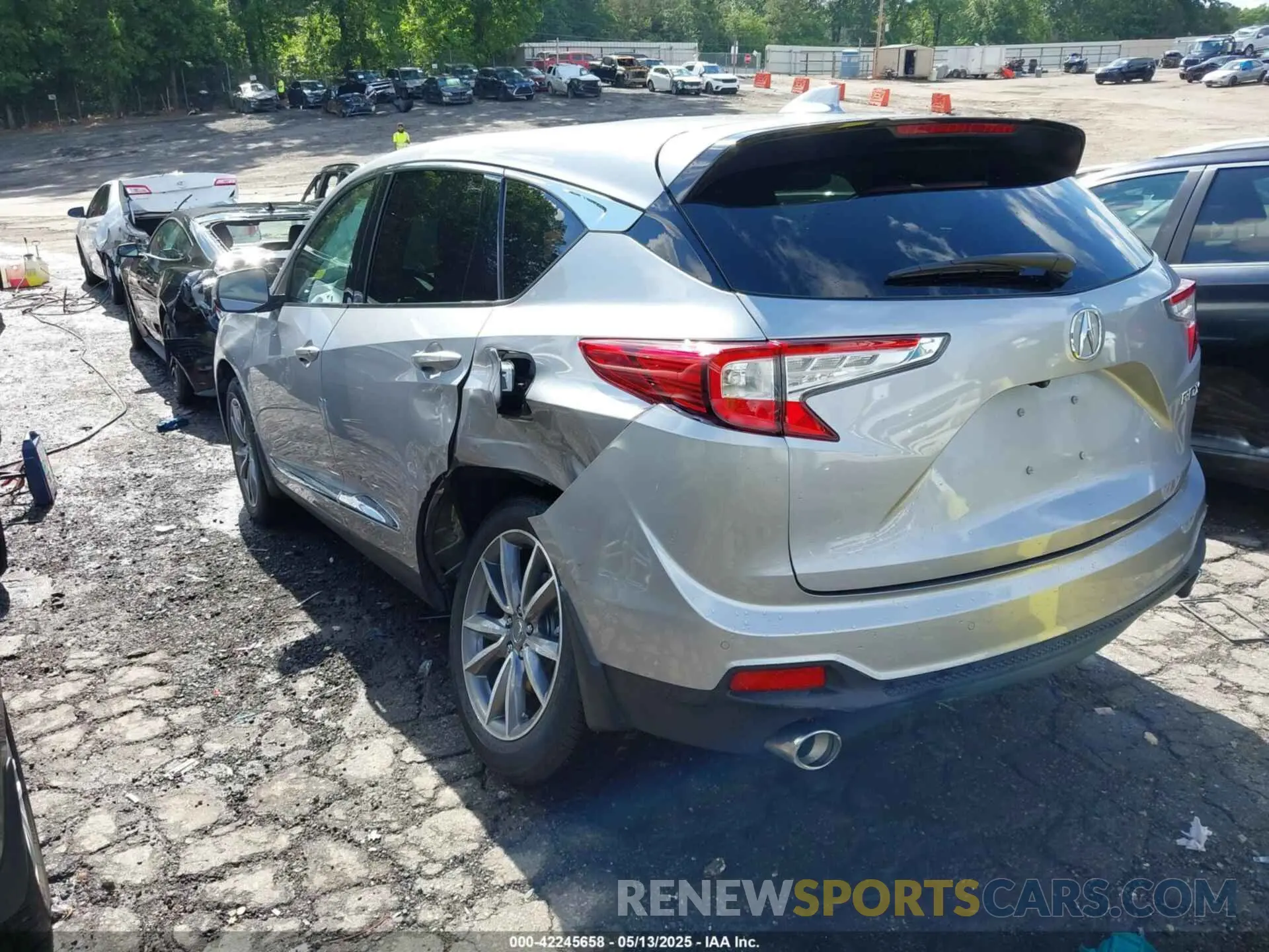 3 Photograph of a damaged car 5J8TC1H50ML010690 ACURA RDX 2021