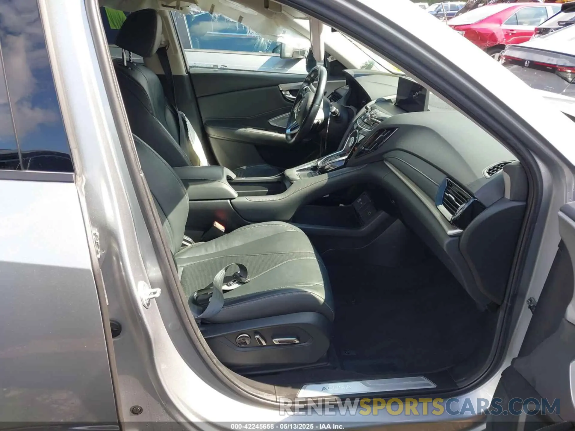 5 Photograph of a damaged car 5J8TC1H50ML010690 ACURA RDX 2021