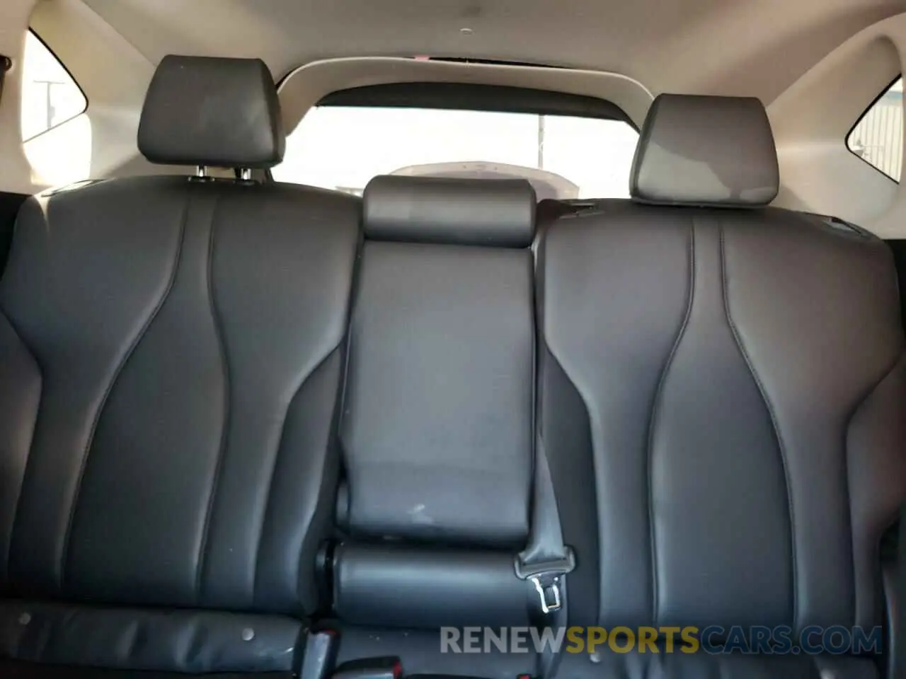 10 Photograph of a damaged car 5J8TC2H38ML002535 ACURA RDX 2021