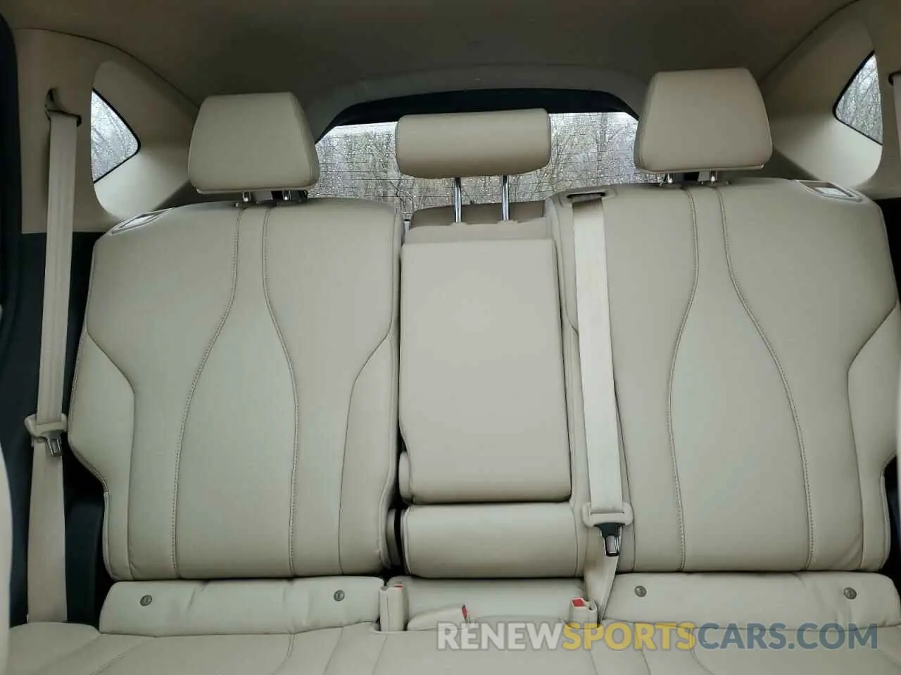 10 Photograph of a damaged car 5J8TC2H38ML027807 ACURA RDX 2021