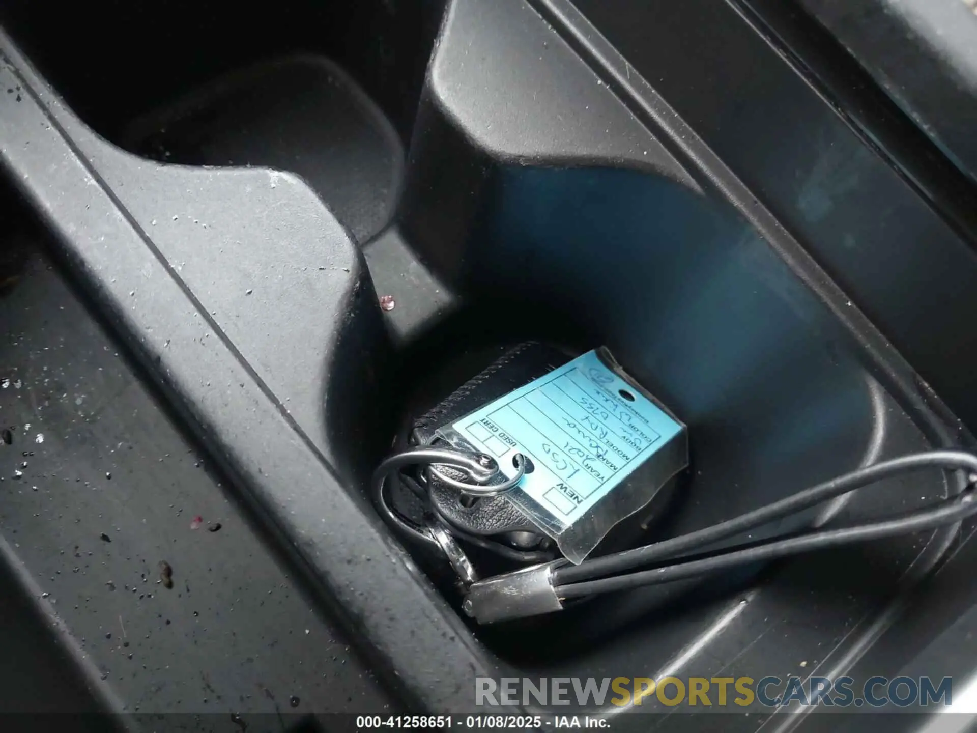 11 Photograph of a damaged car 5J8TC2H38ML030755 ACURA RDX 2021