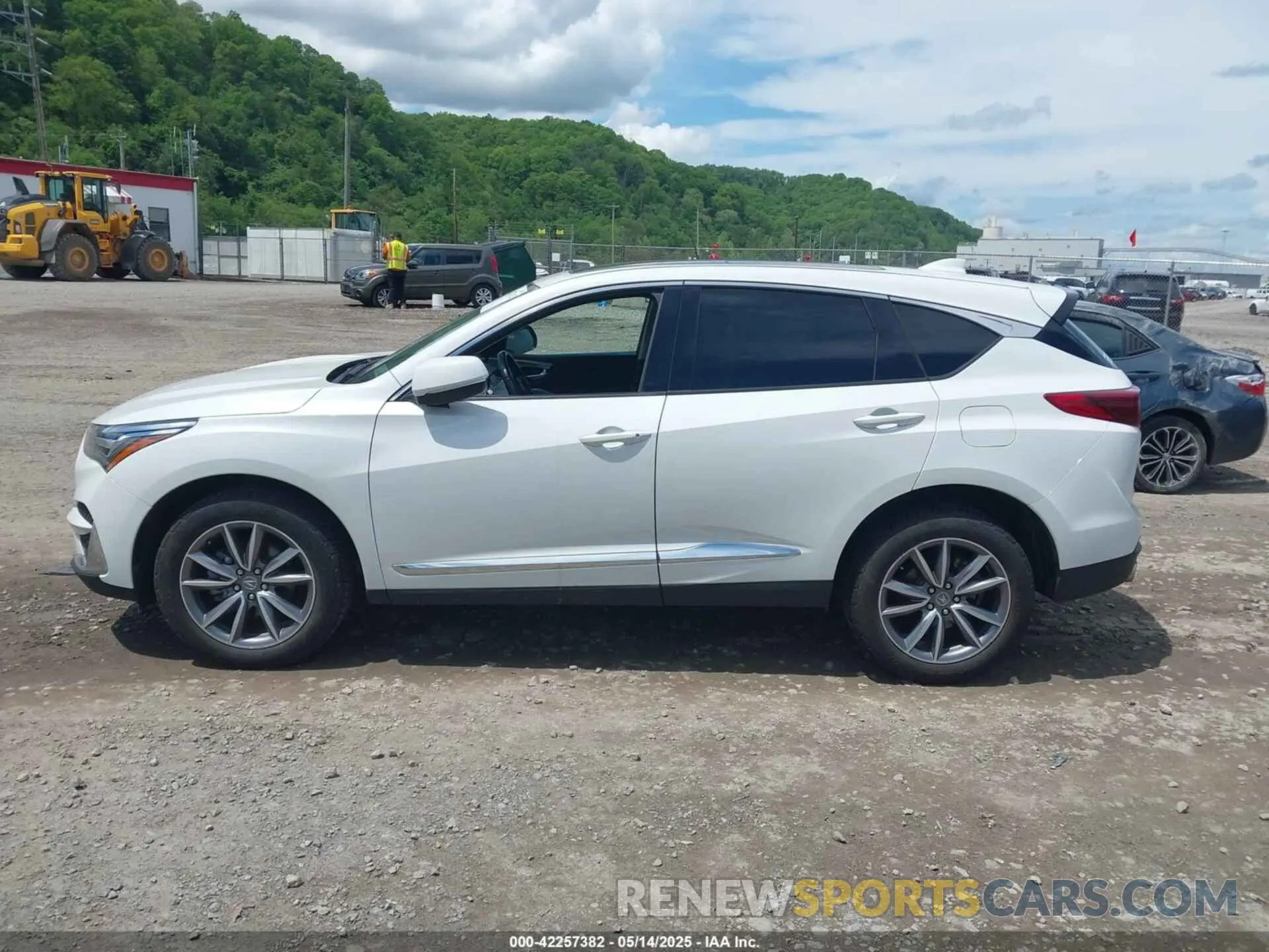 14 Photograph of a damaged car 5J8TC2H53ML047254 ACURA RDX 2021
