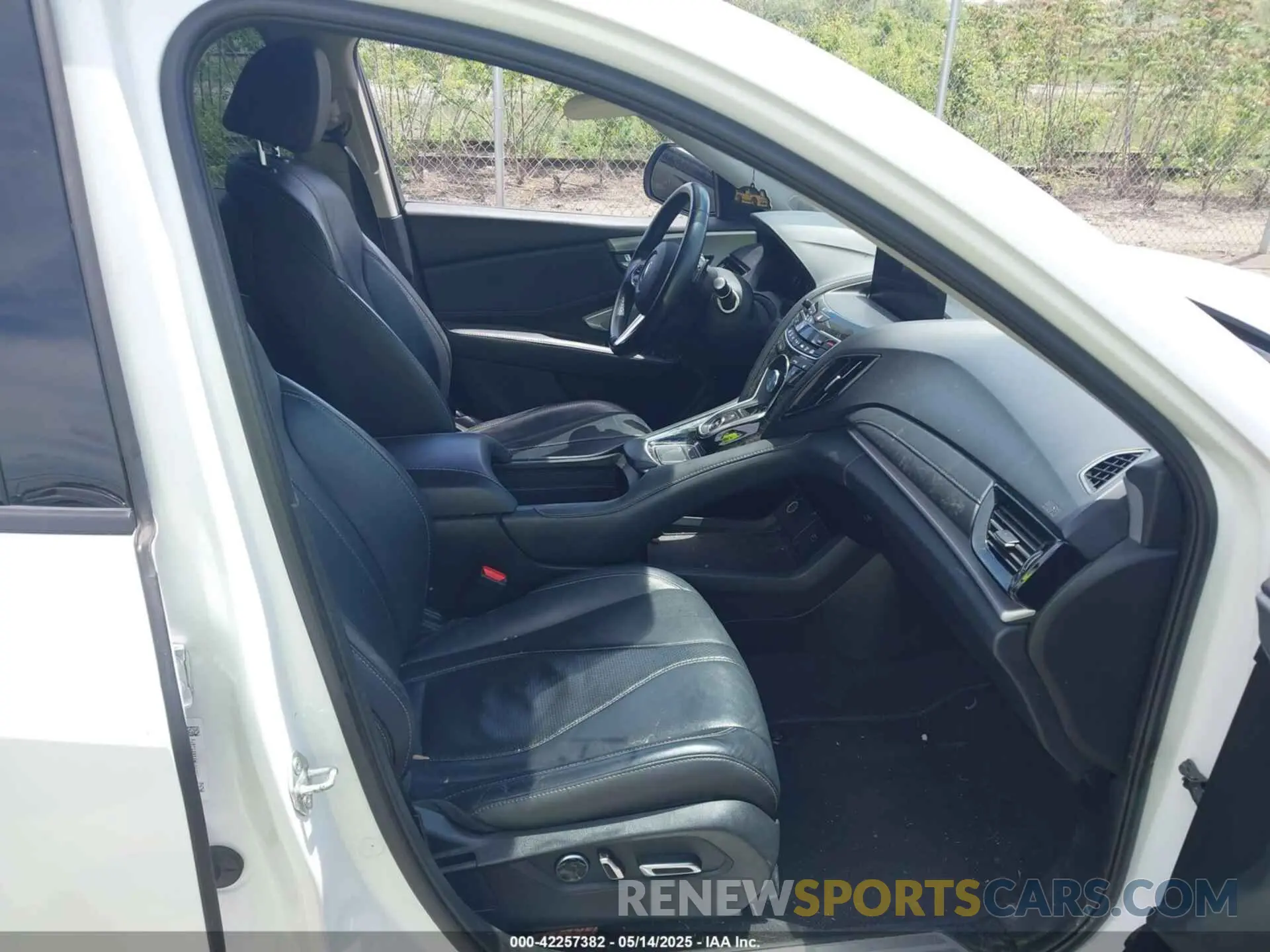 5 Photograph of a damaged car 5J8TC2H53ML047254 ACURA RDX 2021