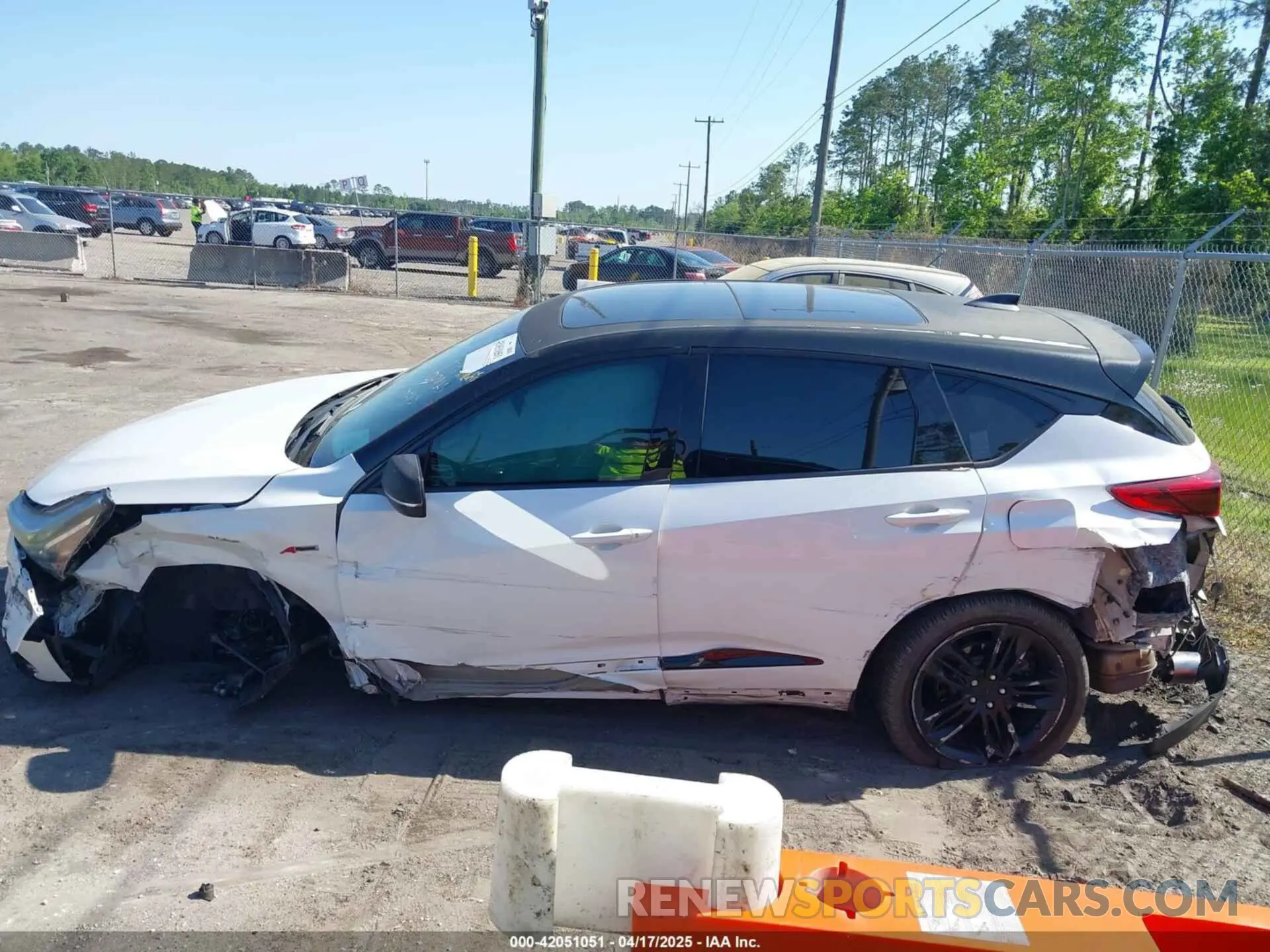 15 Photograph of a damaged car 5J8TC2H63ML010925 ACURA RDX 2021