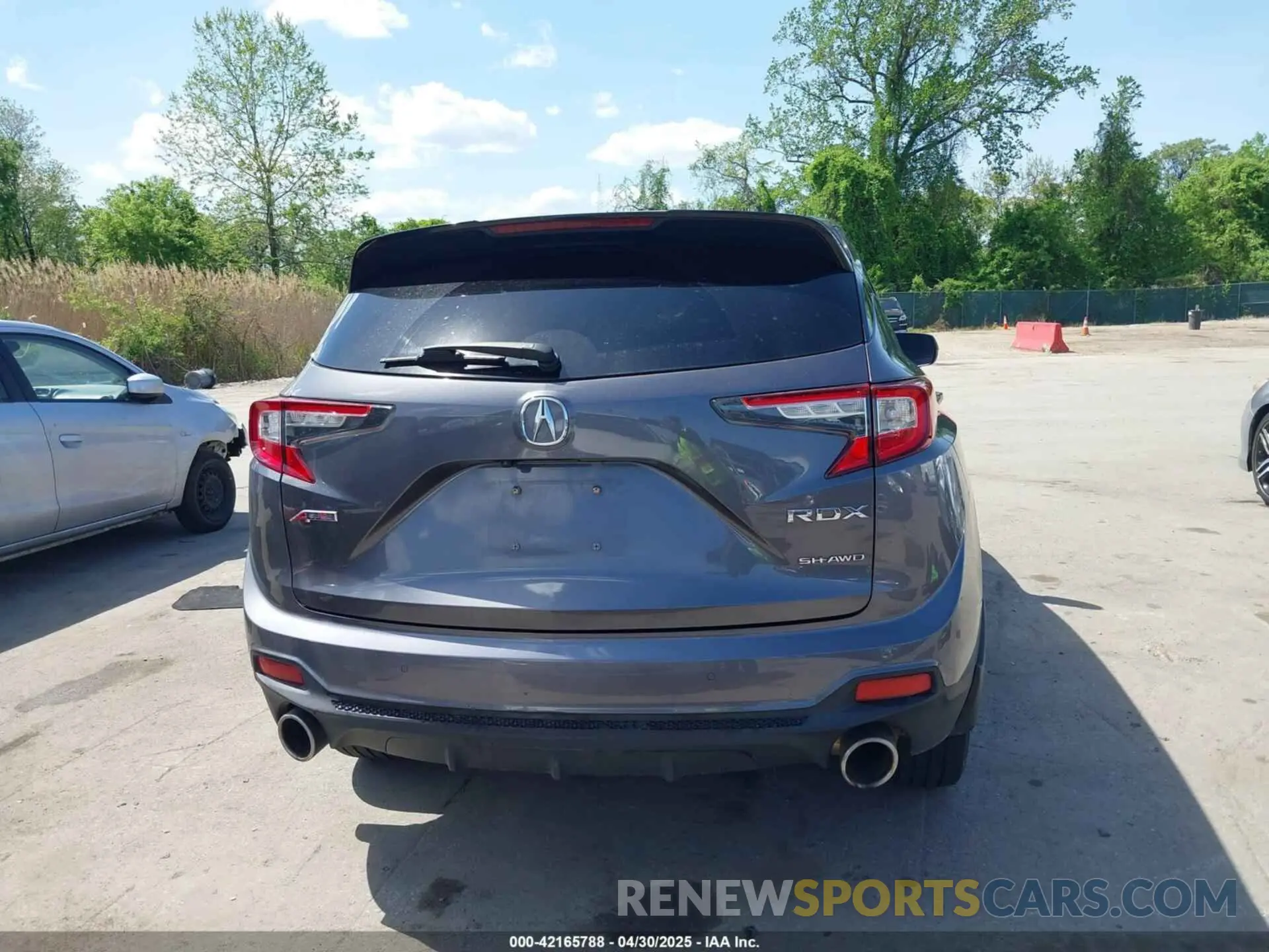 16 Photograph of a damaged car 5J8TC2H65ML001269 ACURA RDX 2021