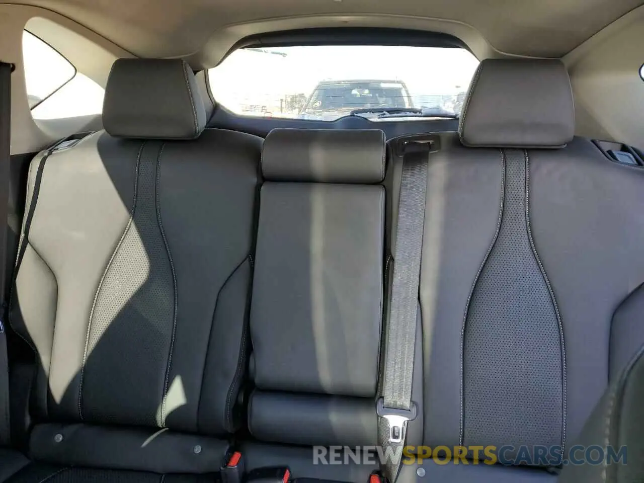 10 Photograph of a damaged car 5J8TC2H74ML809475 ACURA RDX 2021