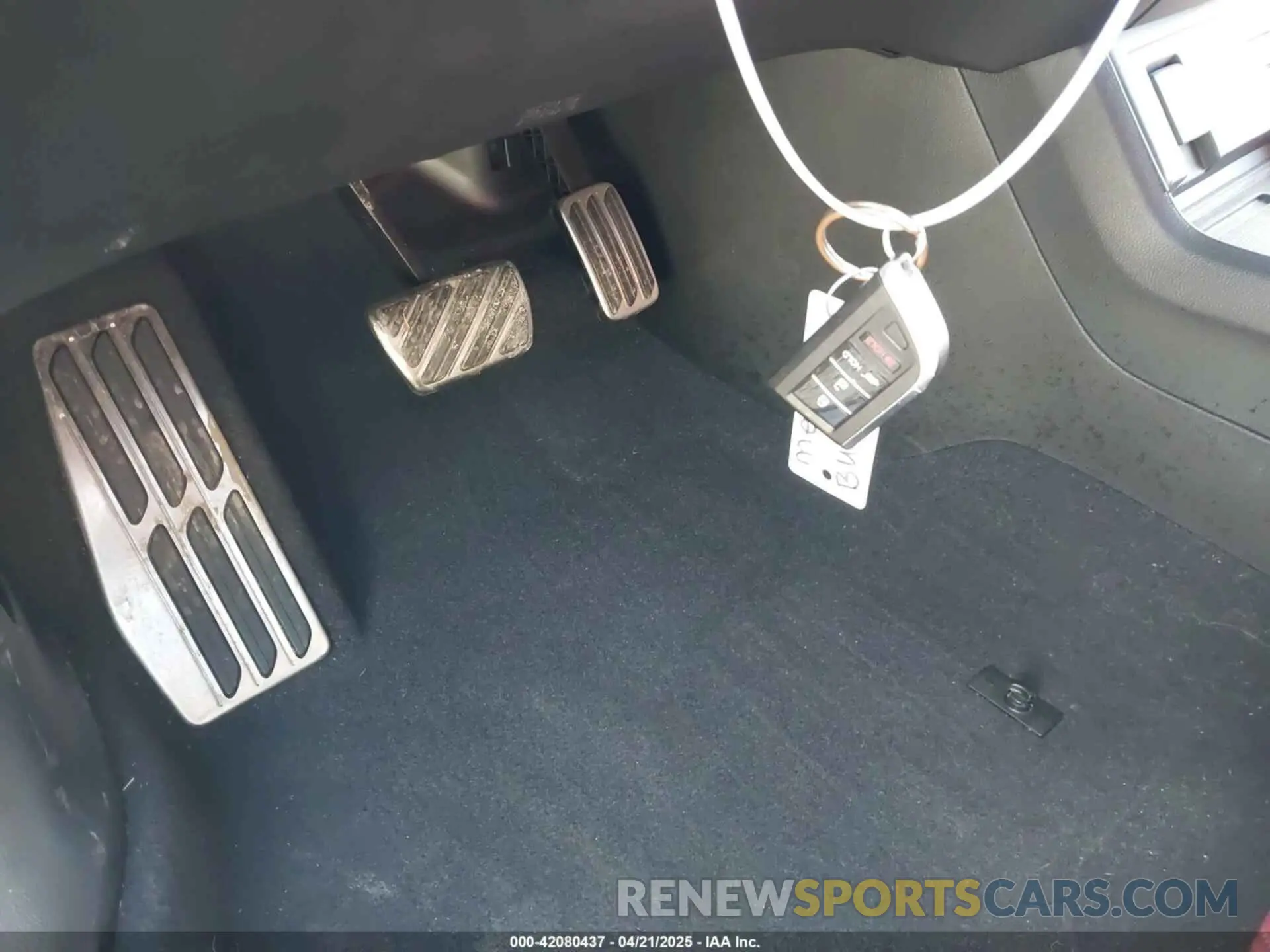 11 Photograph of a damaged car 5J8TC1H61NL001314 ACURA RDX 2022