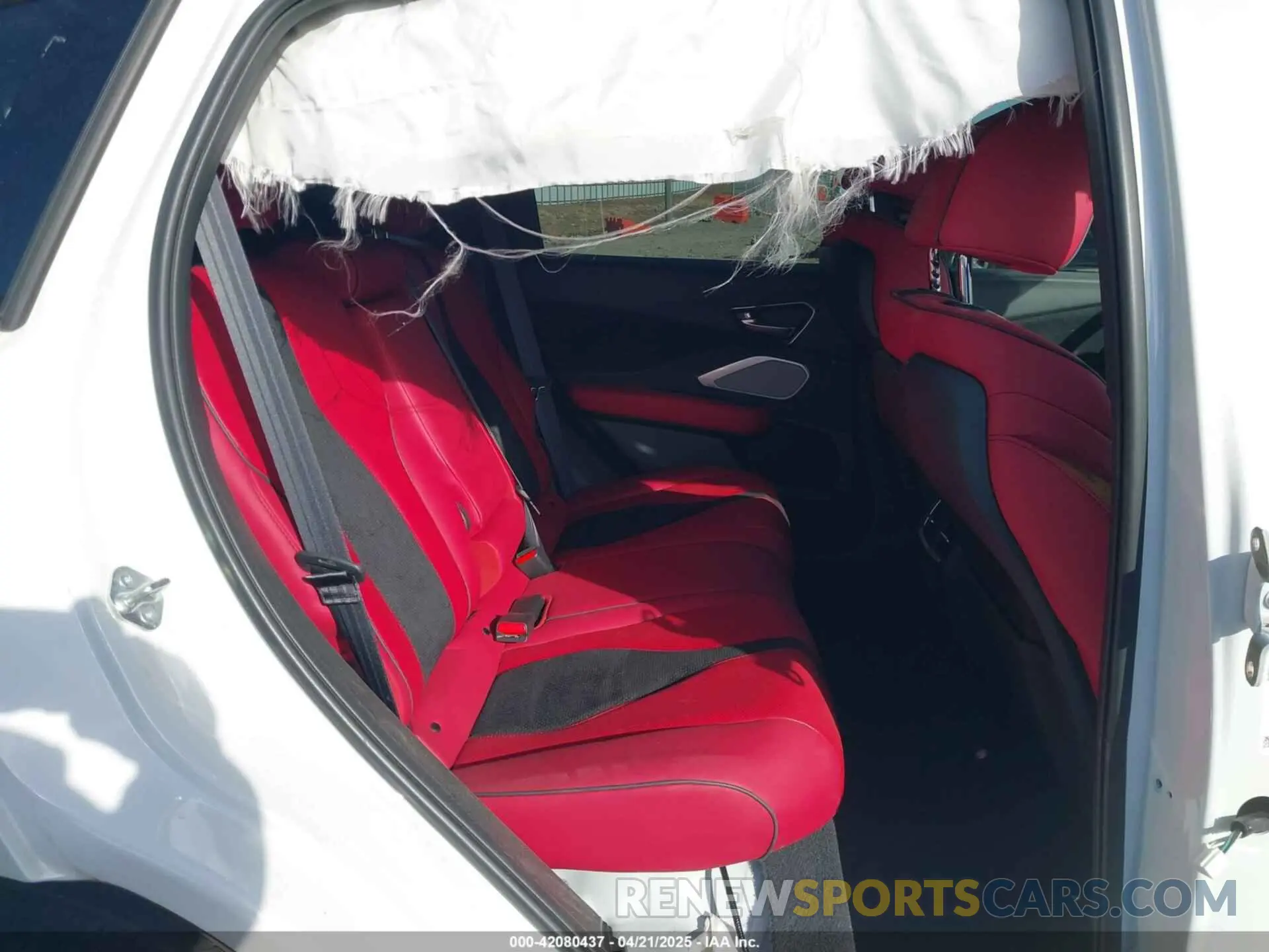8 Photograph of a damaged car 5J8TC1H61NL001314 ACURA RDX 2022