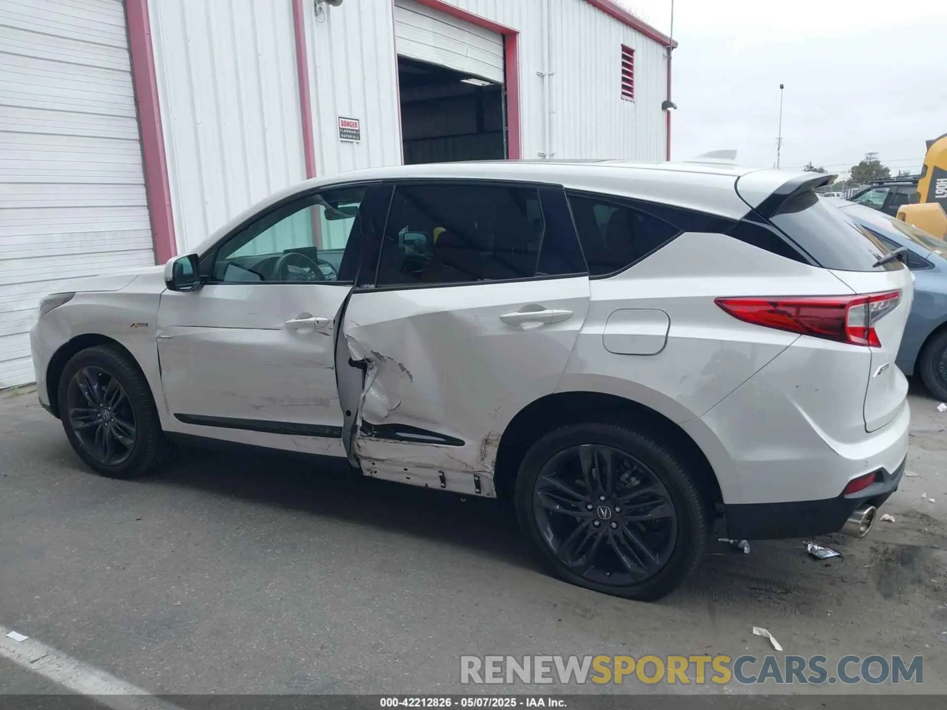14 Photograph of a damaged car 5J8TC1H65NL006760 ACURA RDX 2022