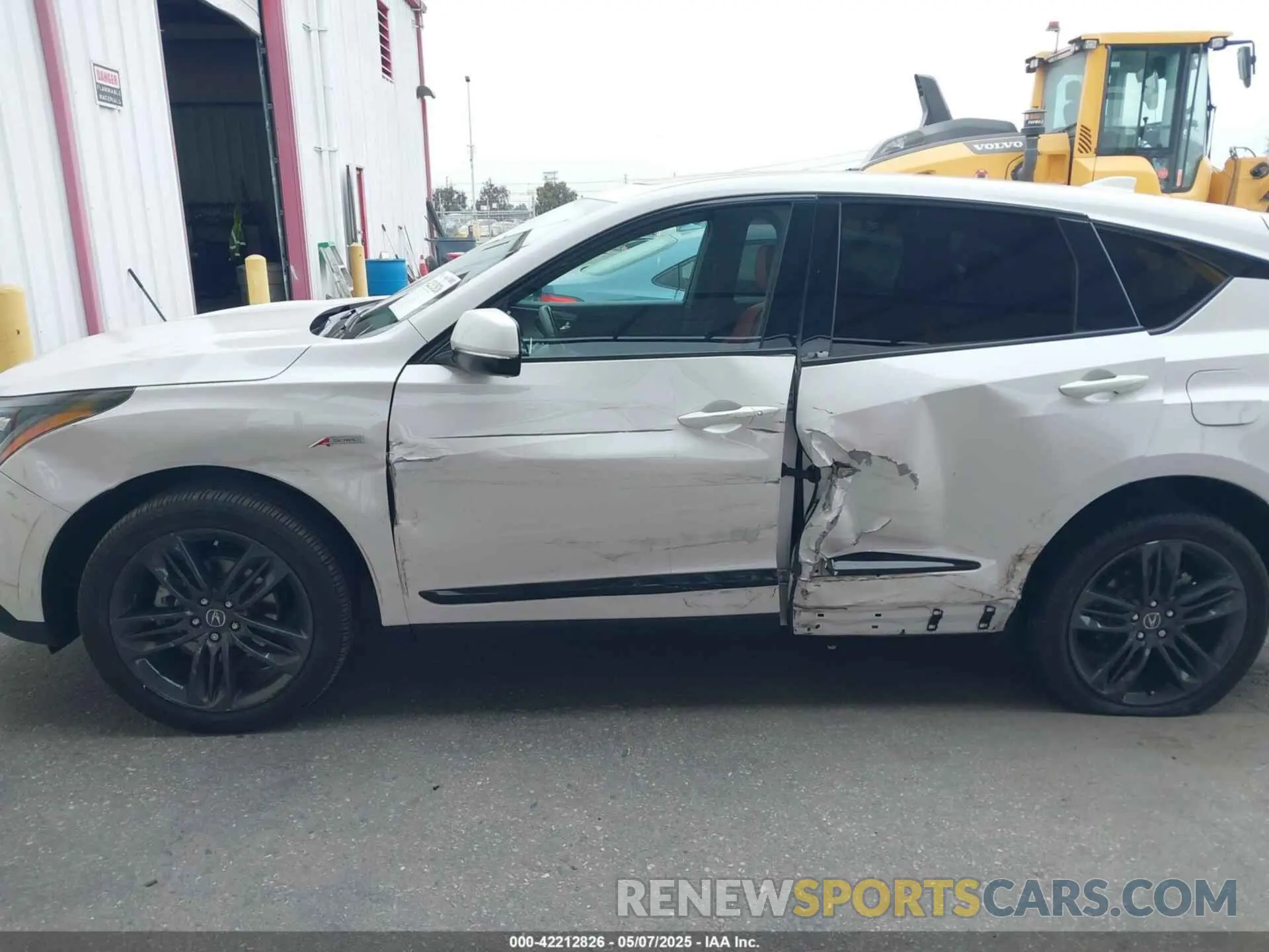 6 Photograph of a damaged car 5J8TC1H65NL006760 ACURA RDX 2022