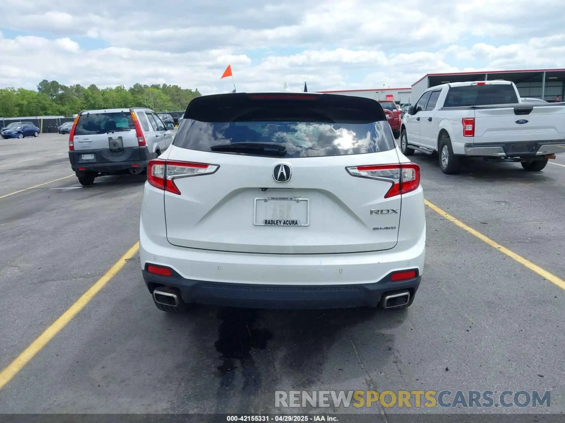 17 Photograph of a damaged car 5J8TC2H72NL009713 ACURA RDX 2022