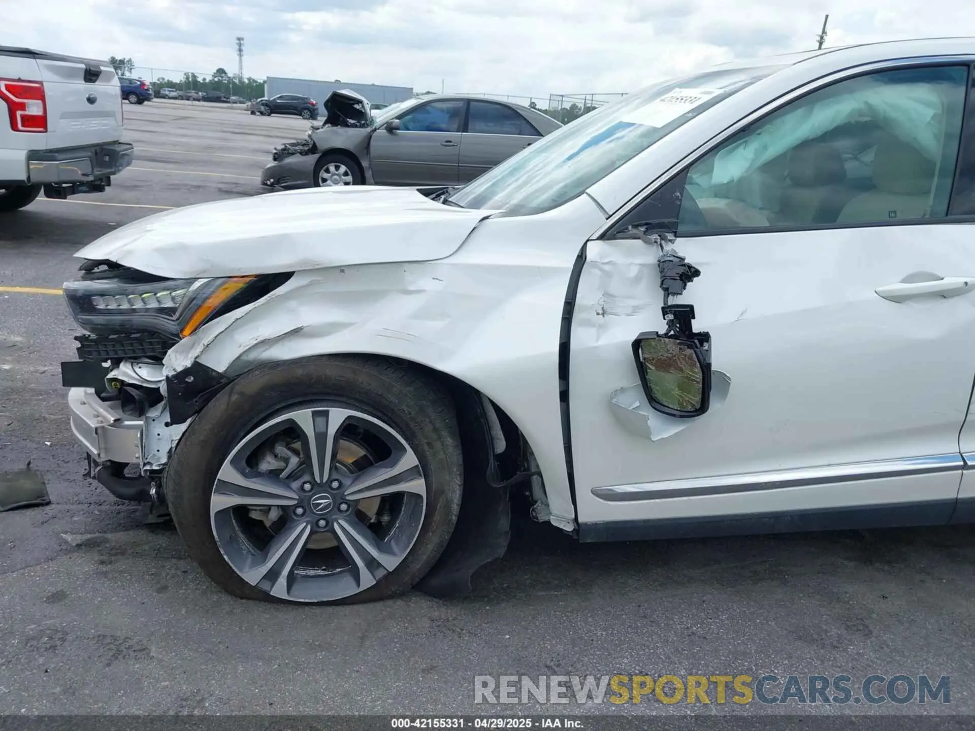 18 Photograph of a damaged car 5J8TC2H72NL009713 ACURA RDX 2022