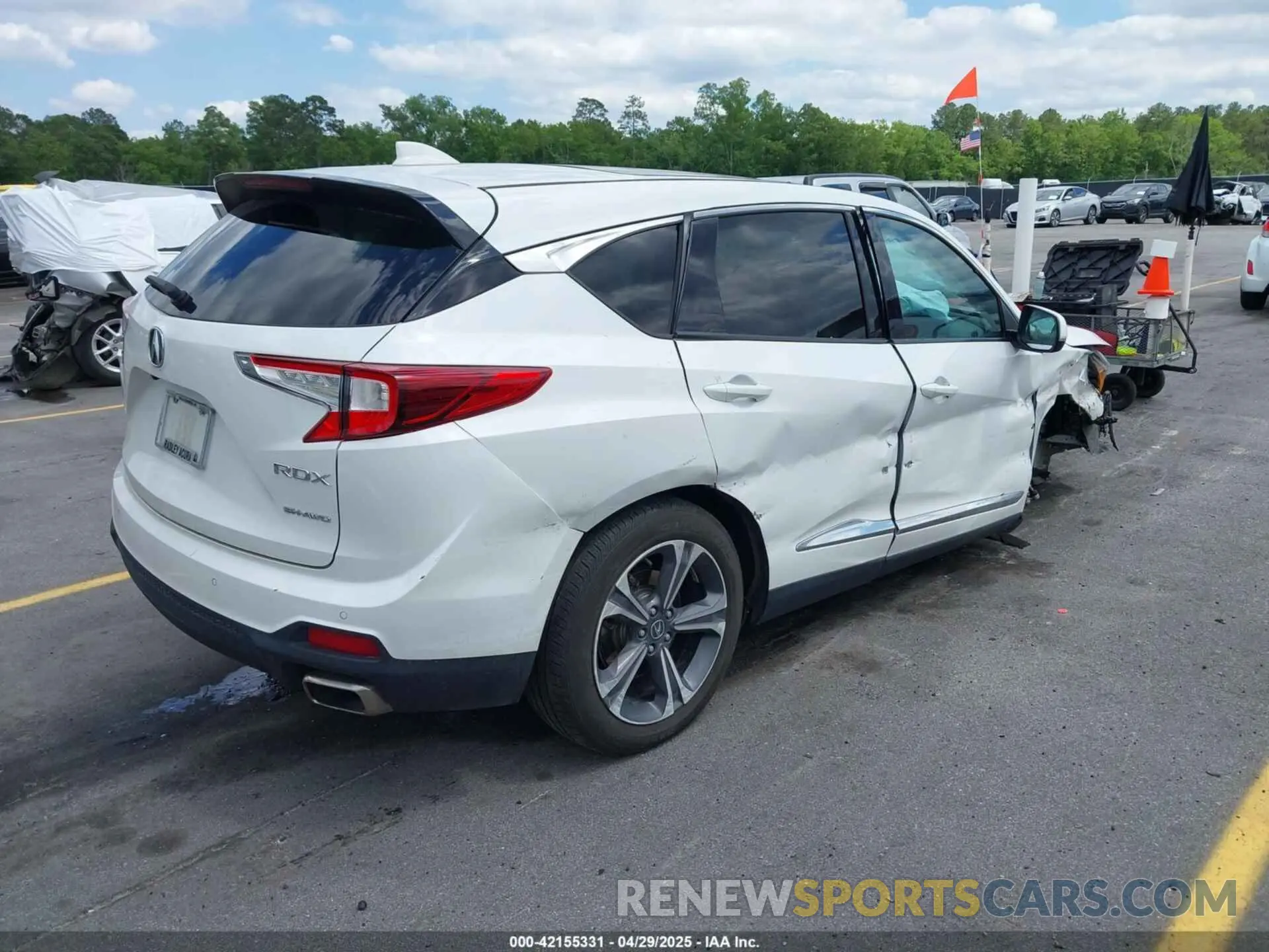4 Photograph of a damaged car 5J8TC2H72NL009713 ACURA RDX 2022