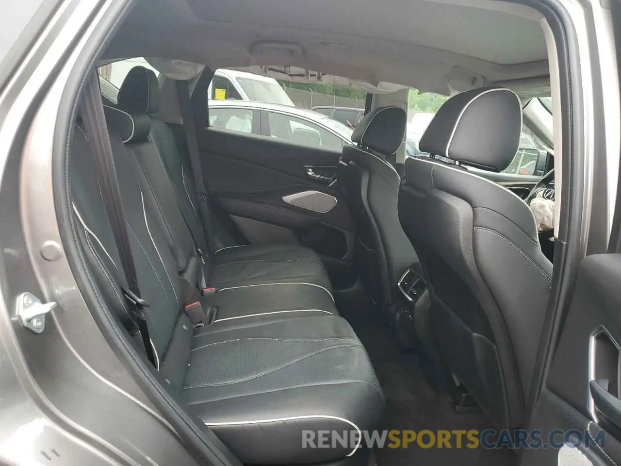 11 Photograph of a damaged car 5J8TC2H7XNL013573 ACURA RDX 2022