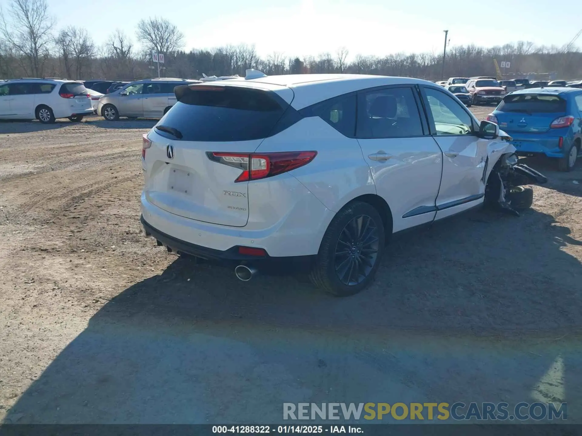 4 Photograph of a damaged car 5J8TC2H82NL005931 ACURA RDX 2022