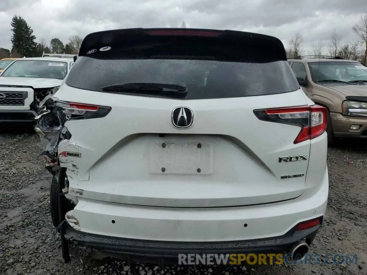 6 Photograph of a damaged car 5J8TC2H89NL009202 ACURA RDX 2022