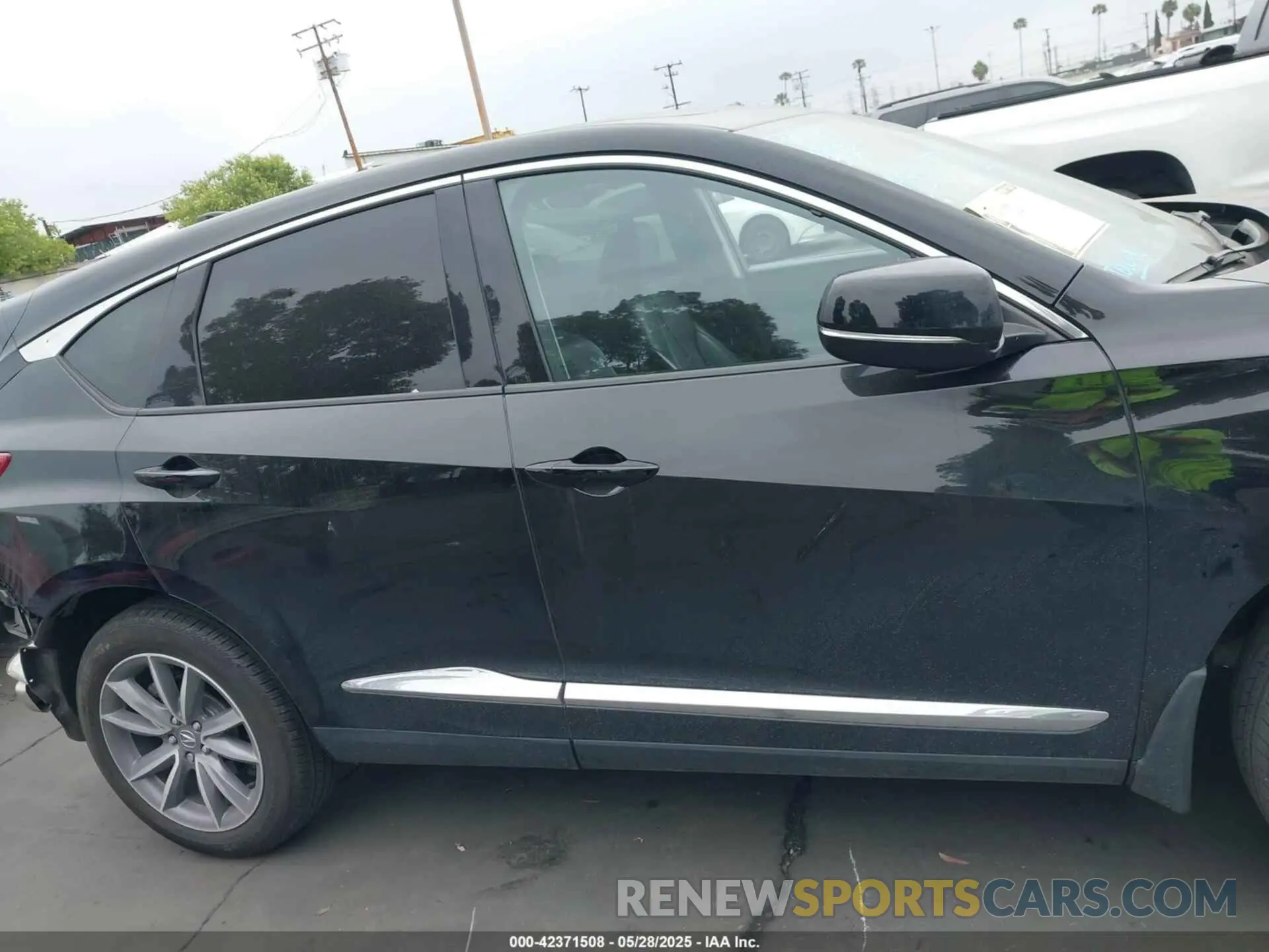 14 Photograph of a damaged car 5J8TC1H56PL000069 ACURA RDX 2023