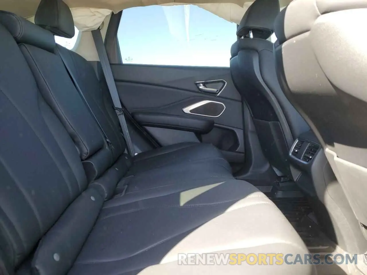 11 Photograph of a damaged car 5J8TC2H33RL024160 ACURA RDX 2024