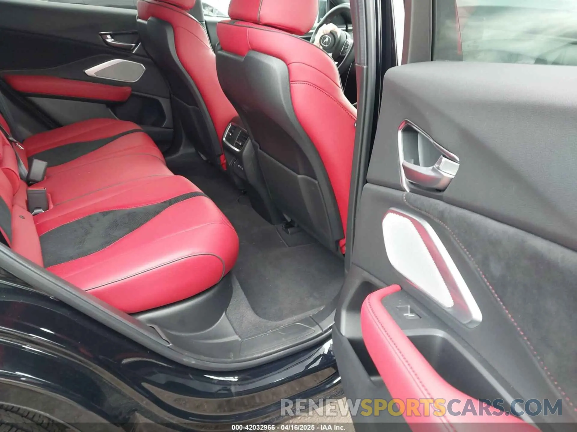 8 Фотография поврежденного автомобиля 5J8TC2H84RL001353 ACURA RDX 2024