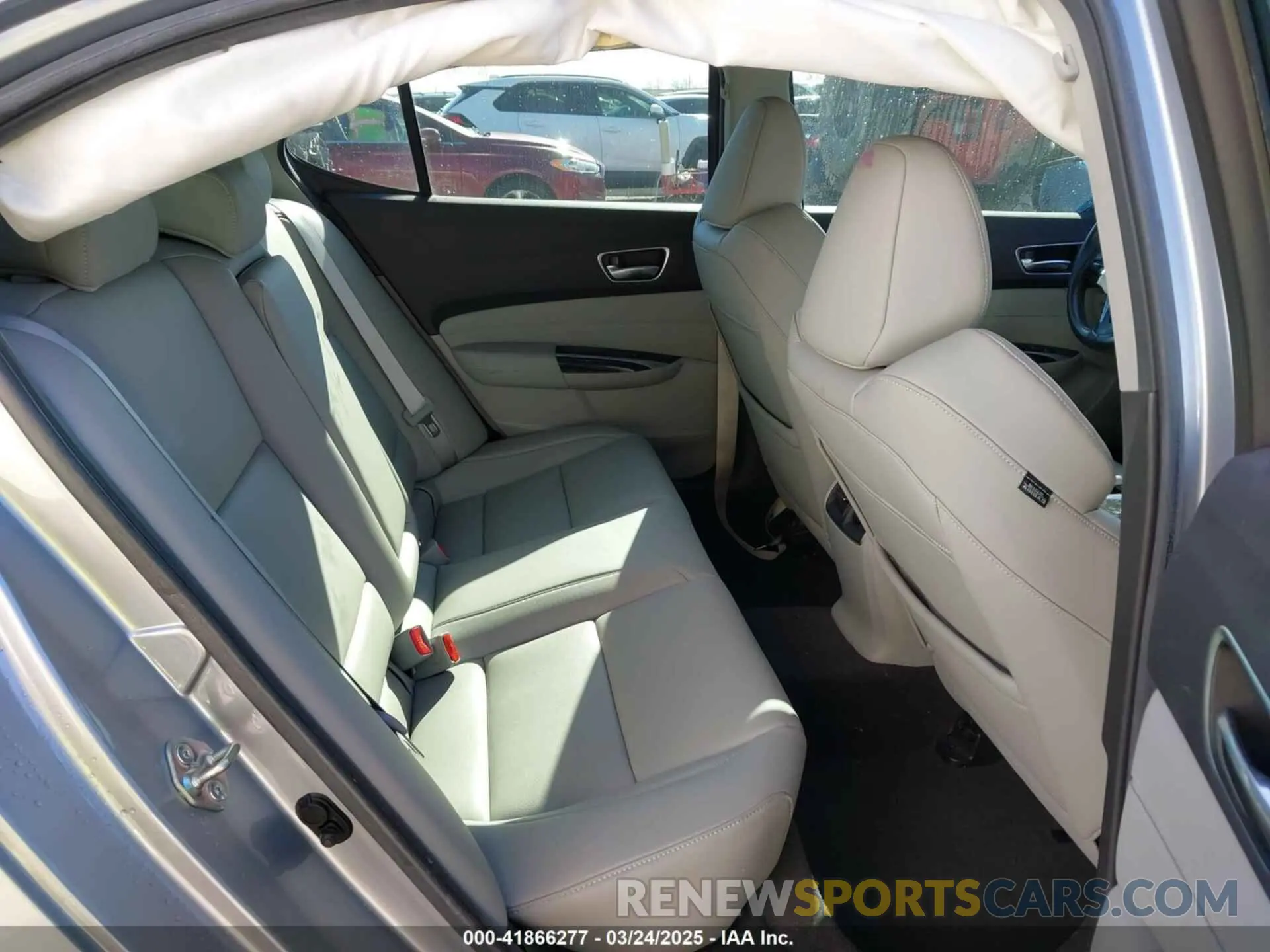 8 Photograph of a damaged car 19UUB1F30KA010108 ACURA TLX 2019